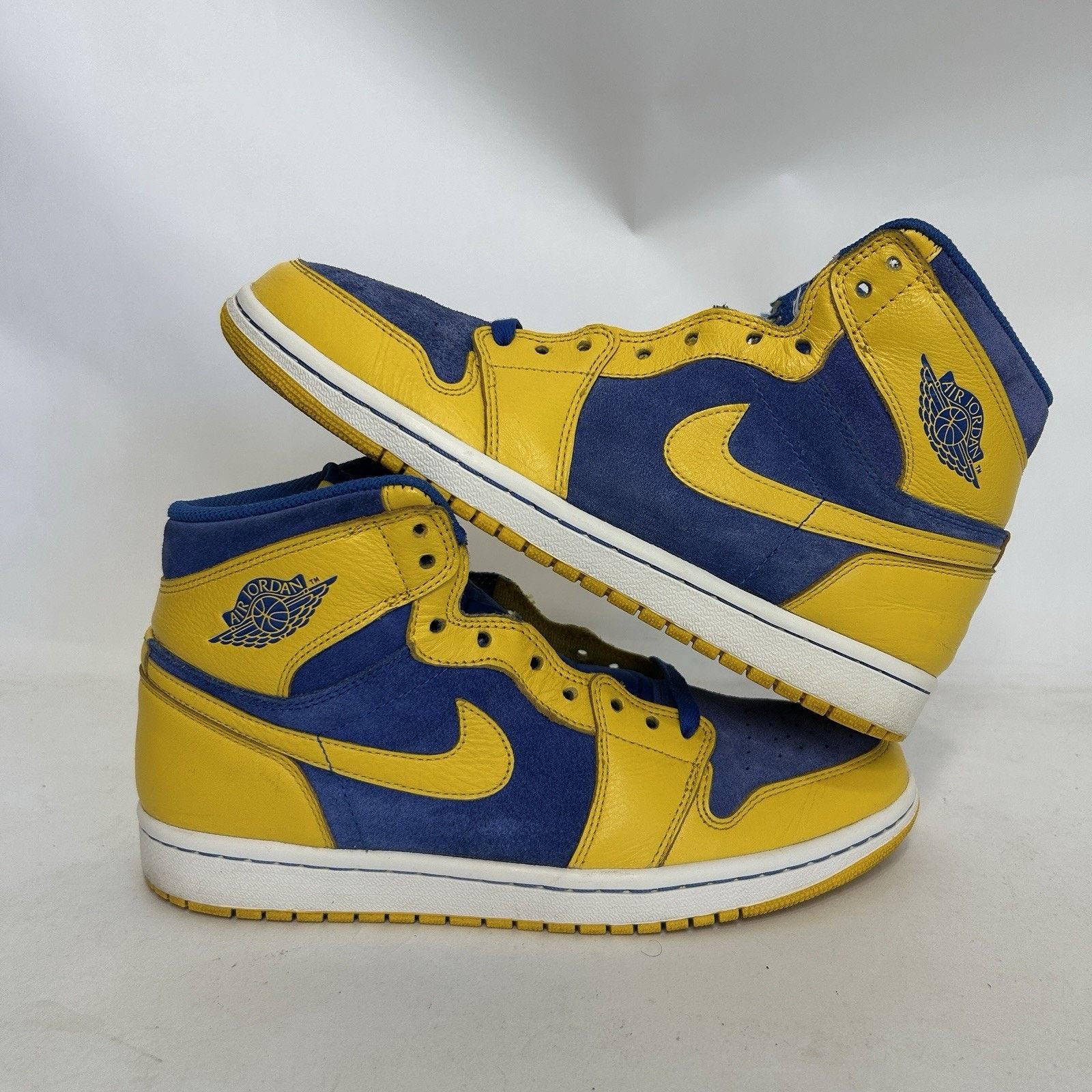 Nike Nike Air Jordan 1 Retro OG High “Laney” 555088-707 Size US 8.5 / EU 41-42 - 1 Thumbnail