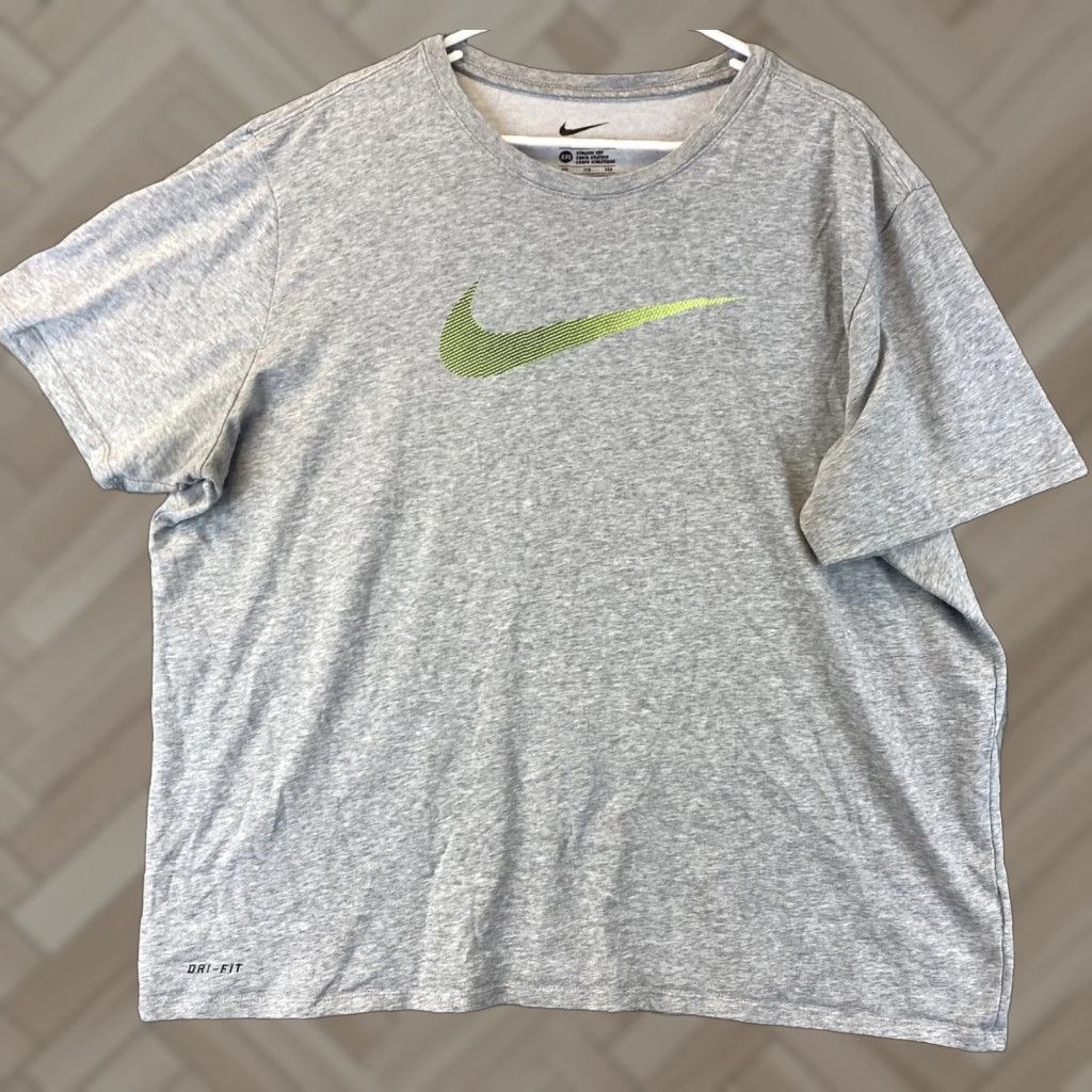 Nike Nike T-Shirt Men Short Sleeve Swoosh Logo Printed XXL Gray 72-6 Size US XXL / EU 58 / 5 - 1 Thumbnail