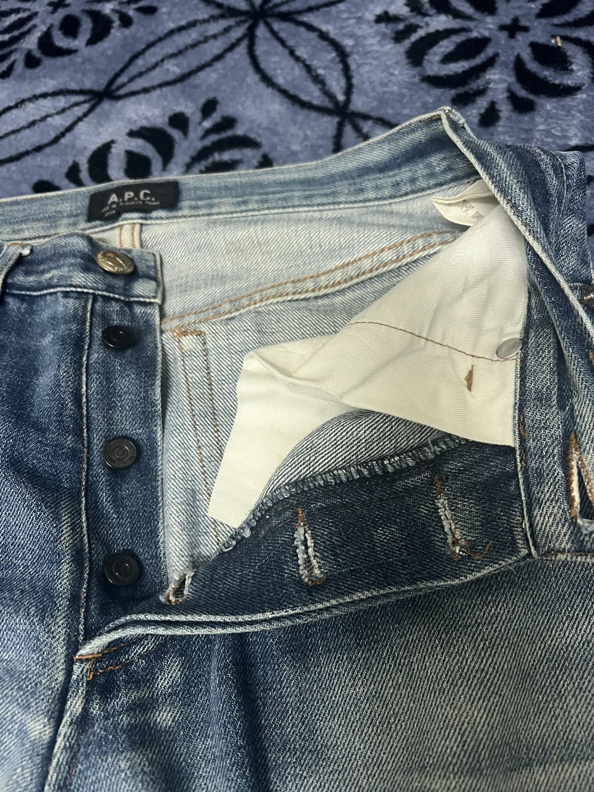 A.P.C. × Vintage A.P.C - Rue De Fleurus Paris Selvedge Button Fly Distressed Size US 29 - 6 Thumbnail