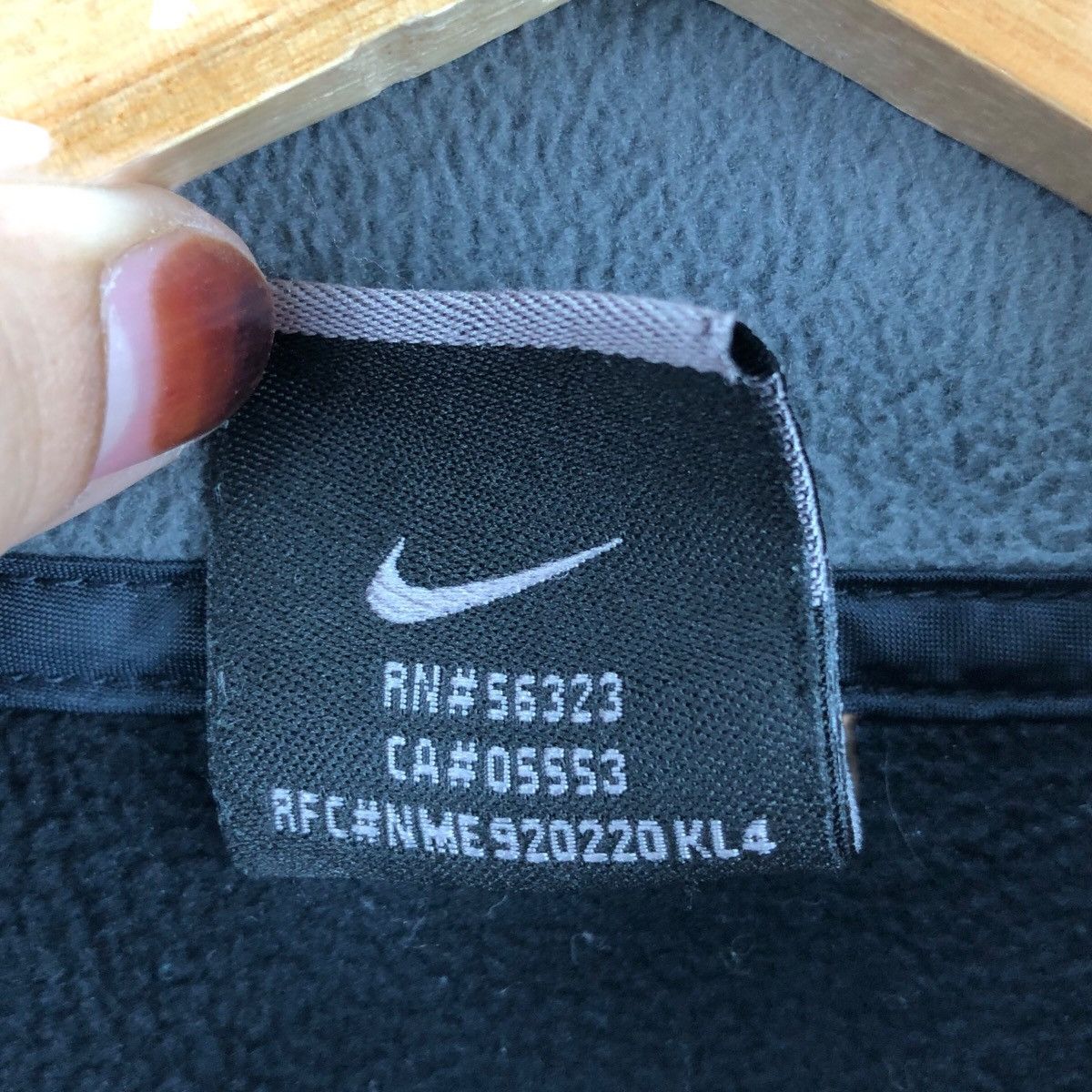 Nike × Vintage Vintage Y2k NIKE SWOOSH SPORTSWEAR Essential Small Jumper Size US L / EU 52-54 / 3 - 8 Thumbnail