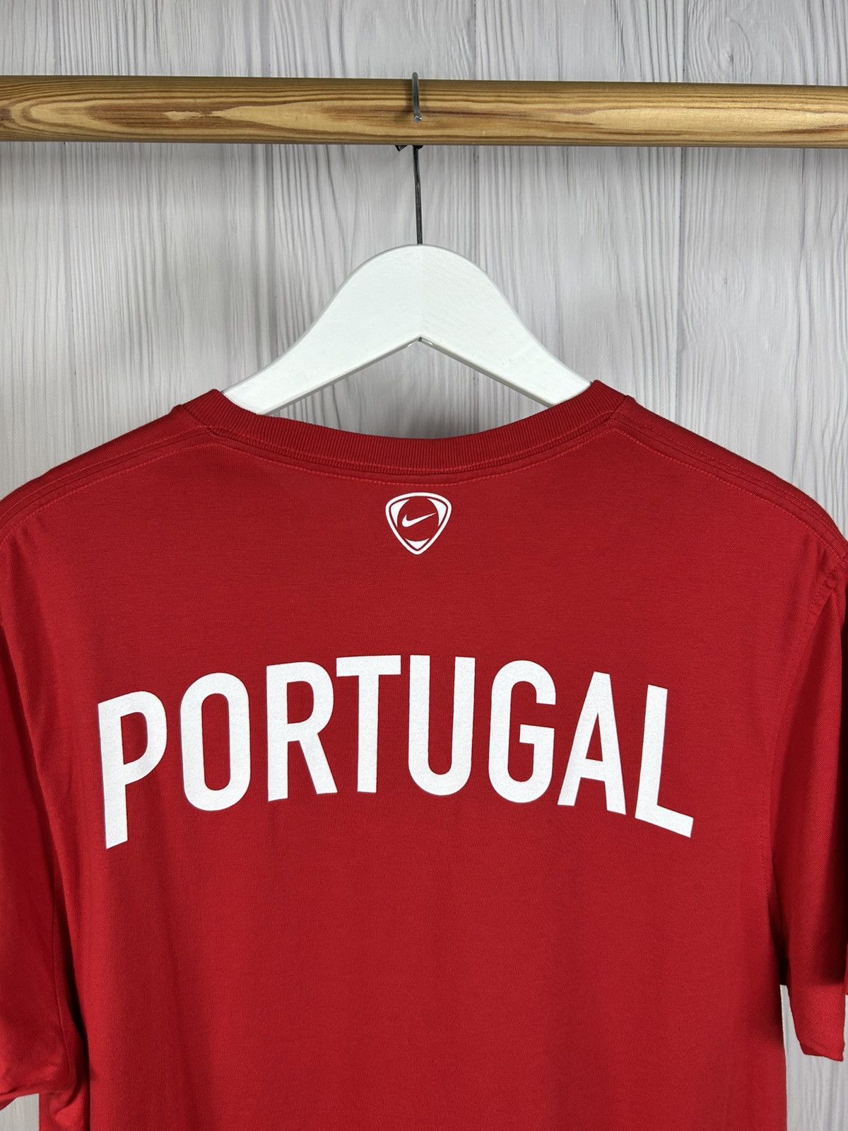 Nike Vintage Nike Portugal Big Logo Football T-Shirt Size L Size US L / EU 52-54 / 3 - 2 Thumbnail