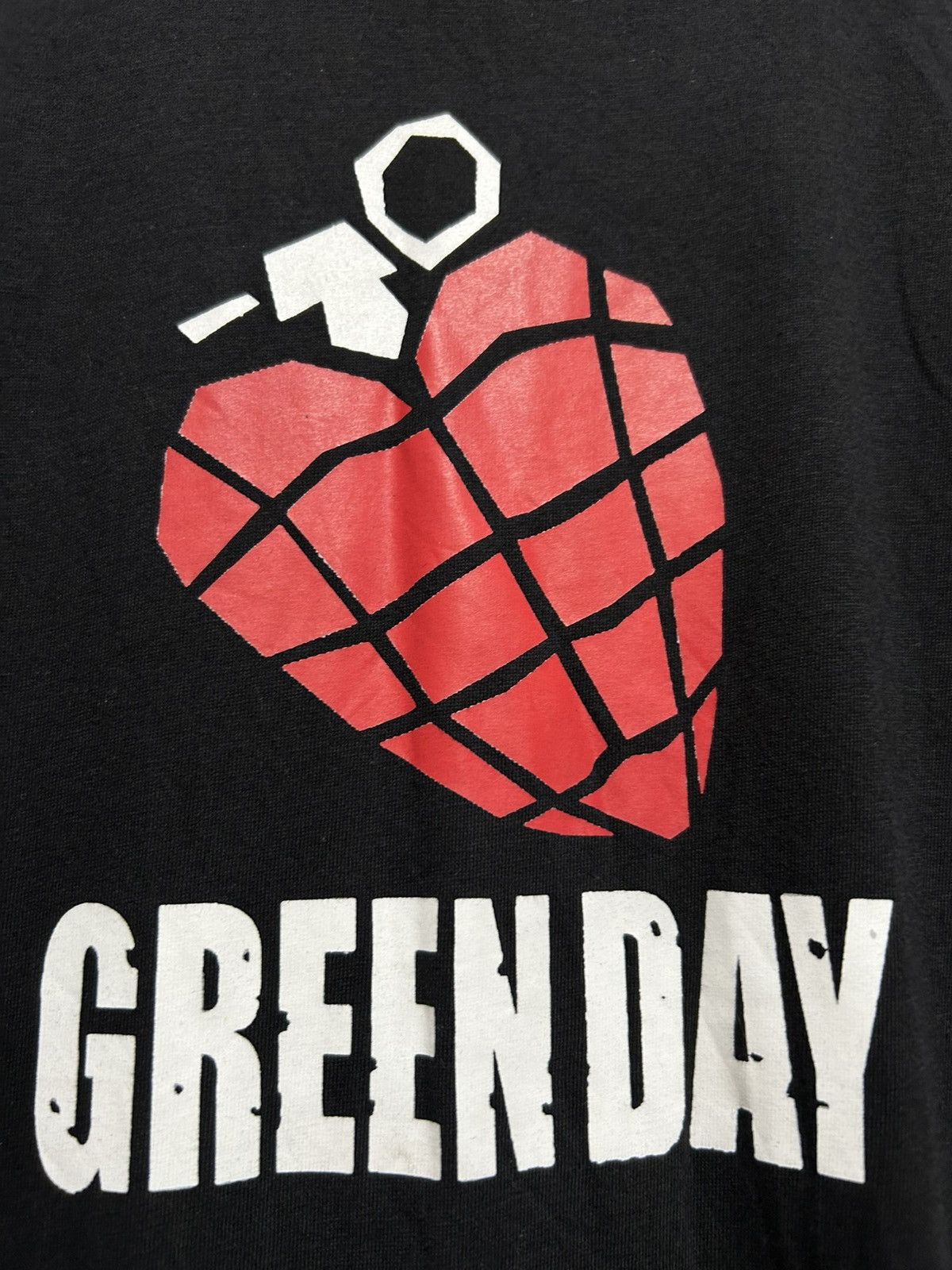 Band Tees Vintage 2000s GREEN DAY AMERICAN IDIOT PUNK ROCK BAND TEE Size US XL / EU 56 / 4 - 3 Thumbnail