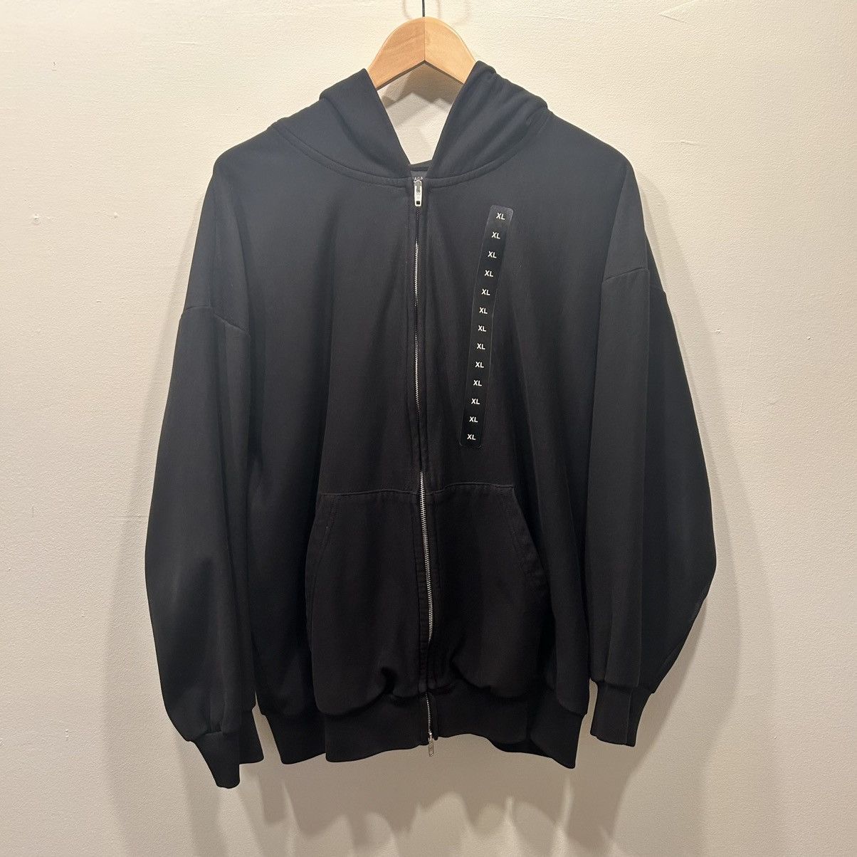 Balenciaga Balenciaga XL Sticker Zip Up Hoodie Size US M / EU 48-50 / 2 - 1 Thumbnail