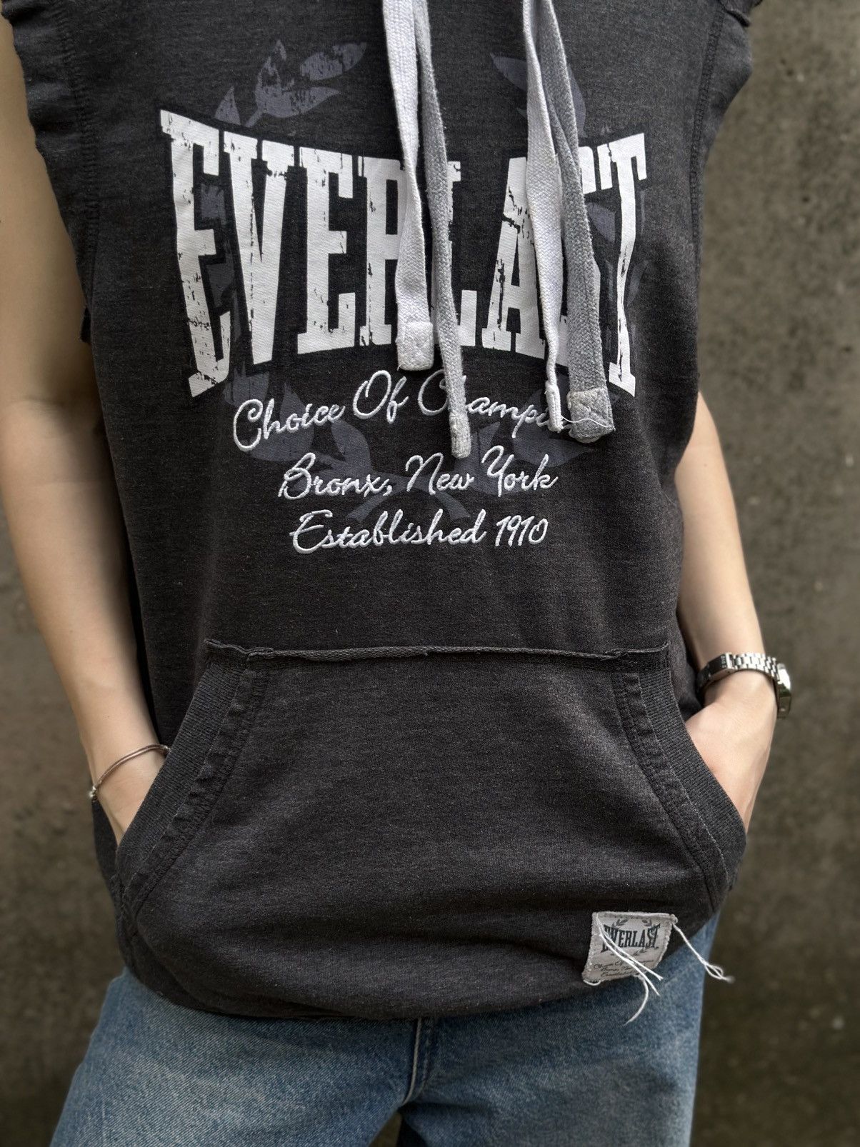 Everlast VTG Everlast Tank Top With Hood Size M Sportwear 00s USA Size US M / EU 48-50 / 2 - 4 Thumbnail