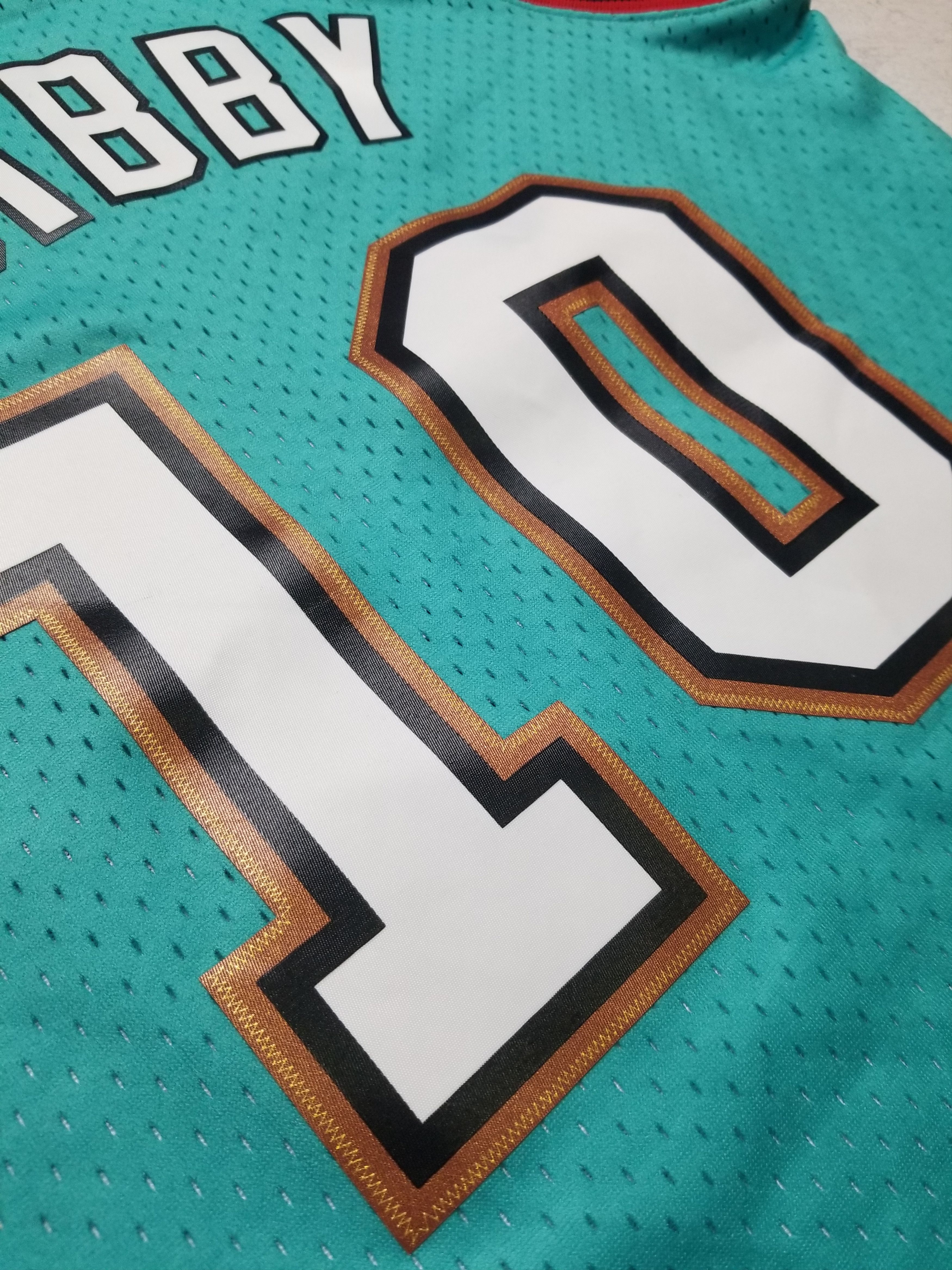 Mitchell & Ness Teal Vancouver Grizzlies Mike Bibby #10 Swingman Jersey Size US M / EU 48-50 / 2 - 6 Thumbnail