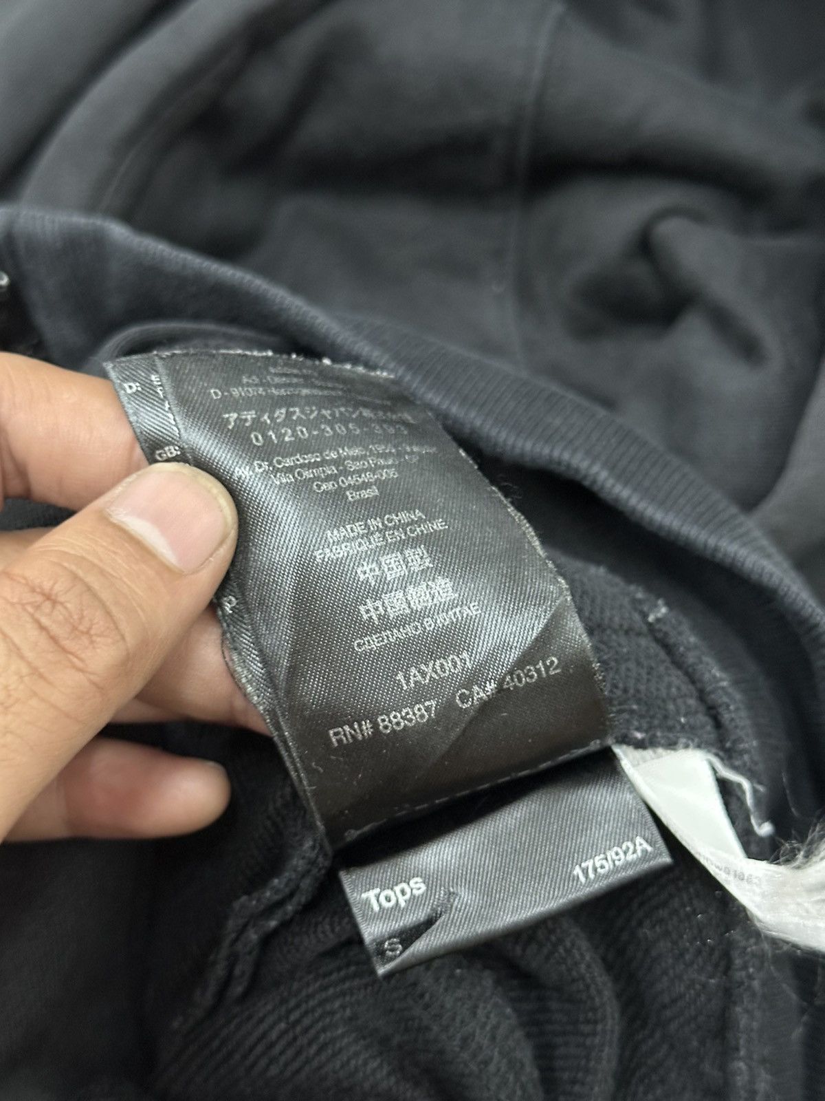 Y-3 Y-3 Yohji Yamamoto Logo Hoodies in Black Size US M / EU 48-50 / 2 - 14 Thumbnail