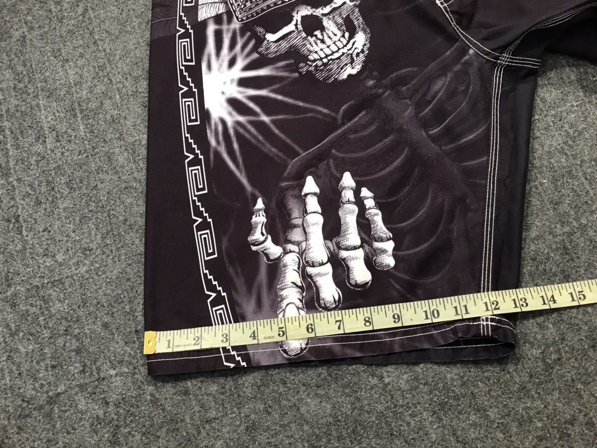 Vintage Vintage Short Pants Surf Squad Skull FullPrint Design Size US 36 / EU 52 - 15 Thumbnail