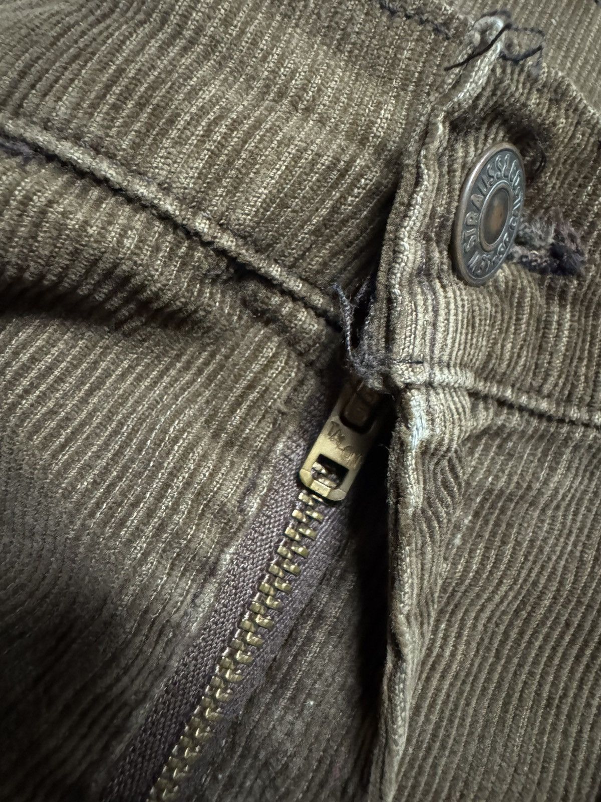 Levi's 💥FLARED💥70's LEVI'S WHITE TAG CODUROI BOOTCUT CLASSIC BROWN Size US 29 - 8 Thumbnail