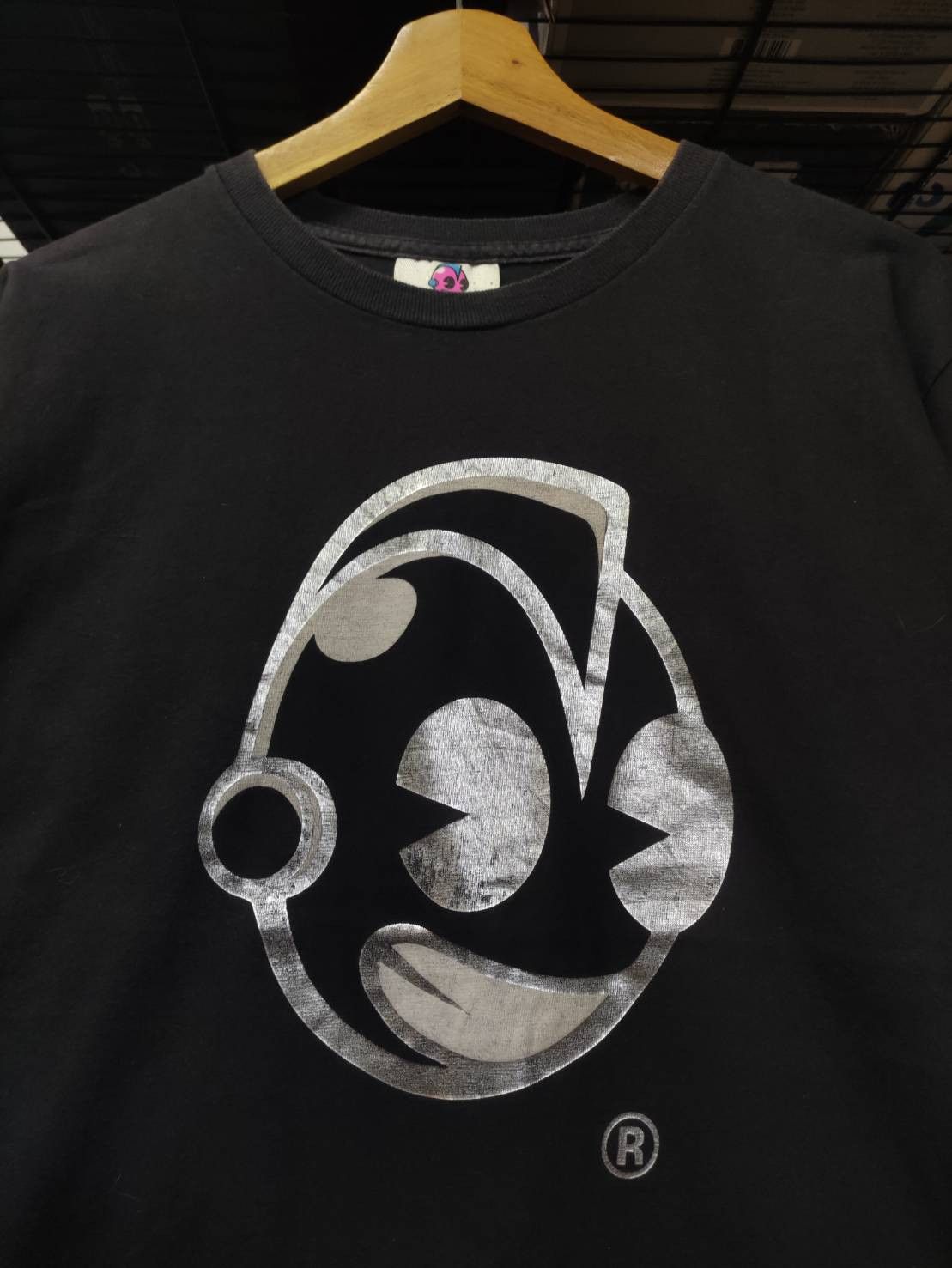 Kid Robot Kid Robot " Robot Head " Logo Metallic Screen Print T-Shirt Size US M / EU 48-50 / 2 - 1 Thumbnail