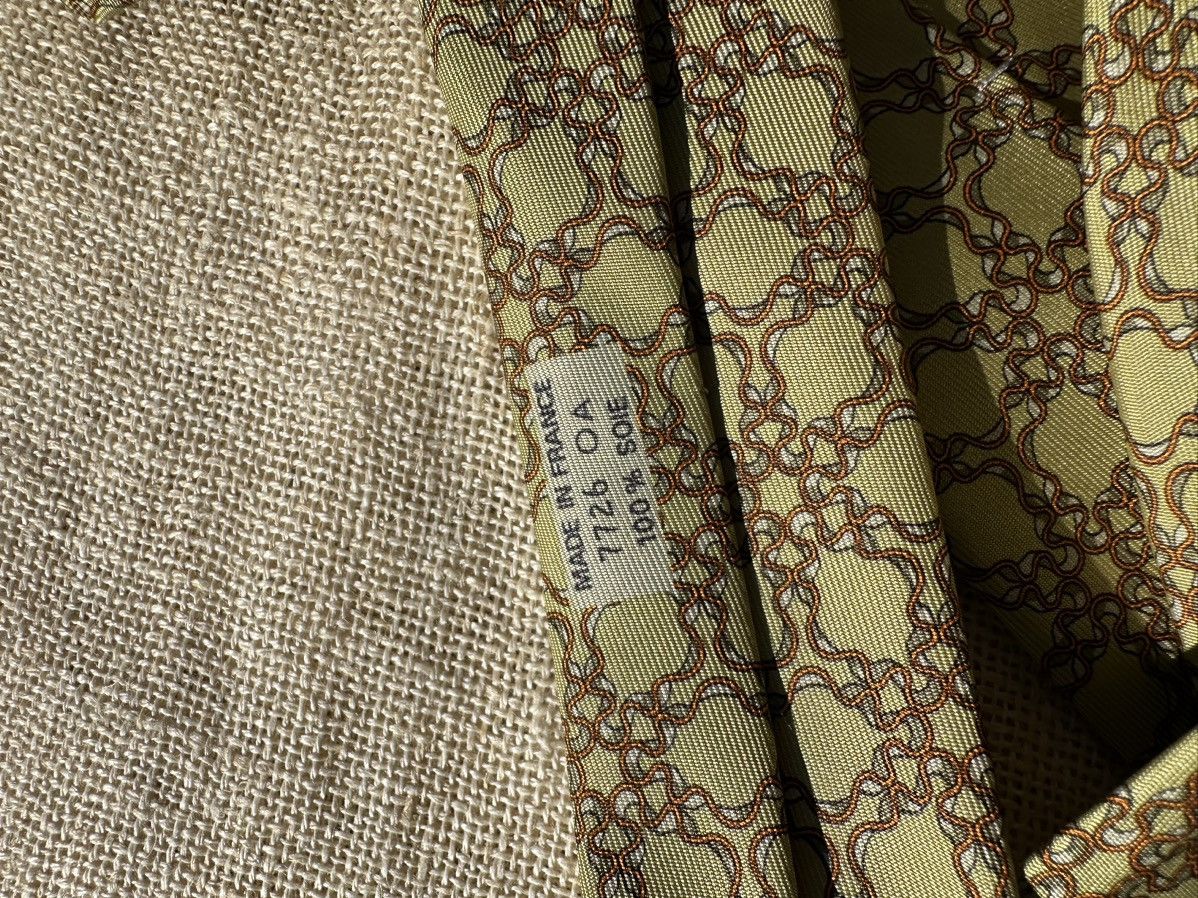 Hermes Gorgeous Hermes Patterned Luxury Tie Silk Handmade Size ONE SIZE - 5 Thumbnail