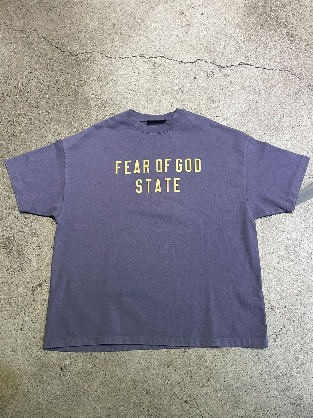 【FOG Essentials】Lavender Heavy T-Shirt Fear of God Essentials Lavender Heavy T-Shirt | PacSun