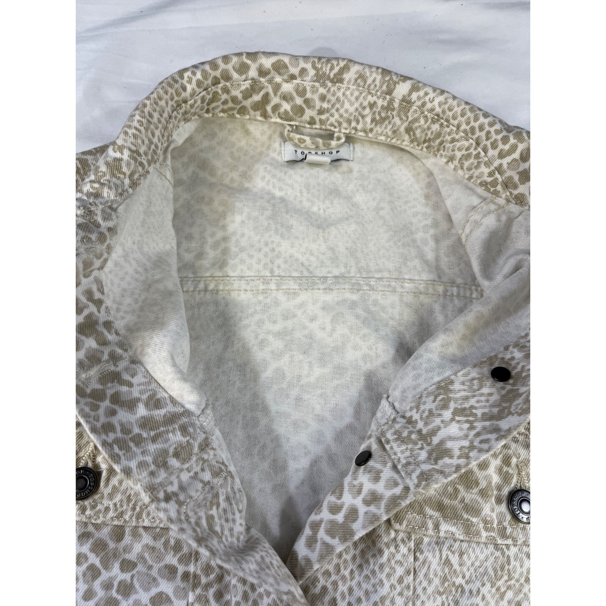 Topshop Topshop Women's Beige Snake Skin Cropped Denim Jacket Size 4 Size S / US 4 / IT 40 - 4 Thumbnail