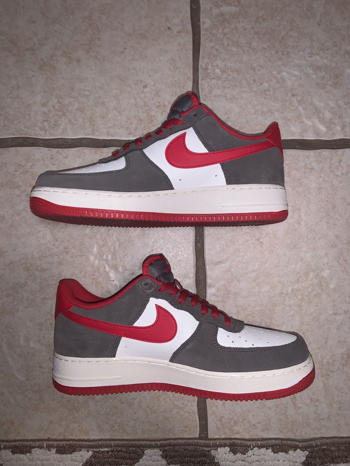 Nike Nike Air Force 1 ‘07 LV8 Cave Stone University Red Size 9 Size US 9 / EU 42 - 2 Thumbnail