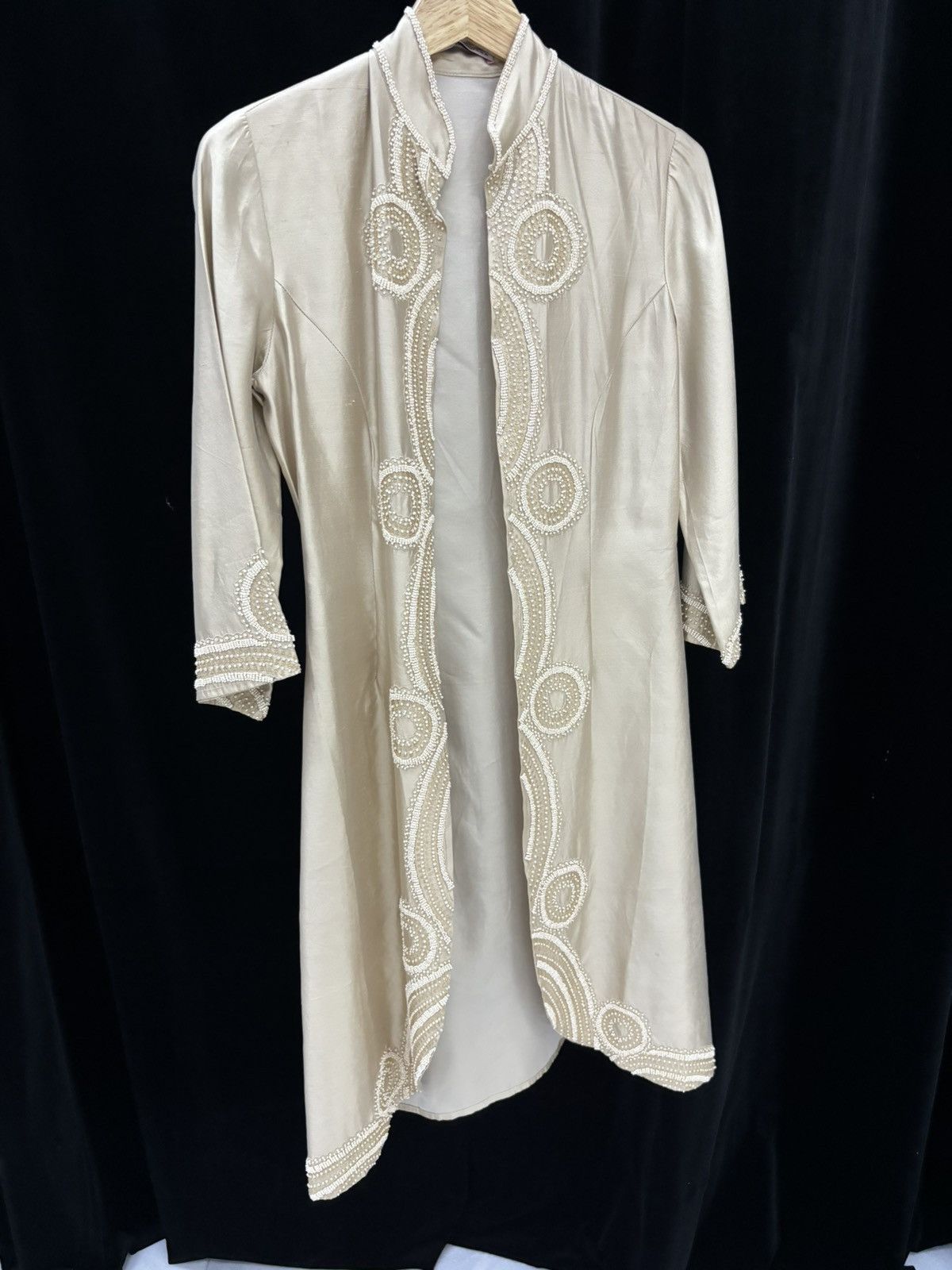 Vintage Silk and embroidery coat Size US L / EU 52-54 / 3 - 1 Thumbnail