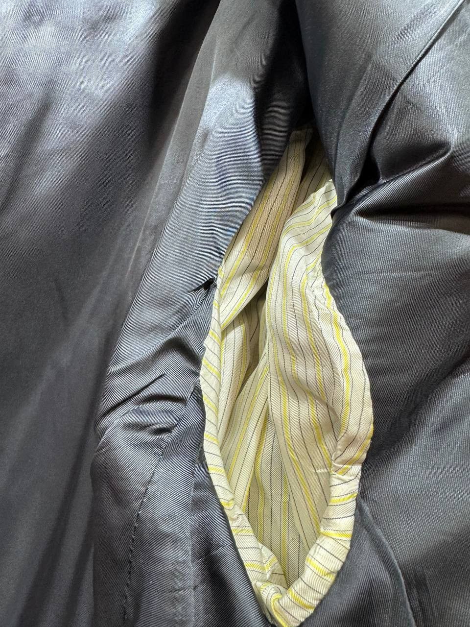 Corneliani Corneliani Navy Blazer Gold Buttons Virgin Wool Mens Size XL Size 46R - 19 Thumbnail
