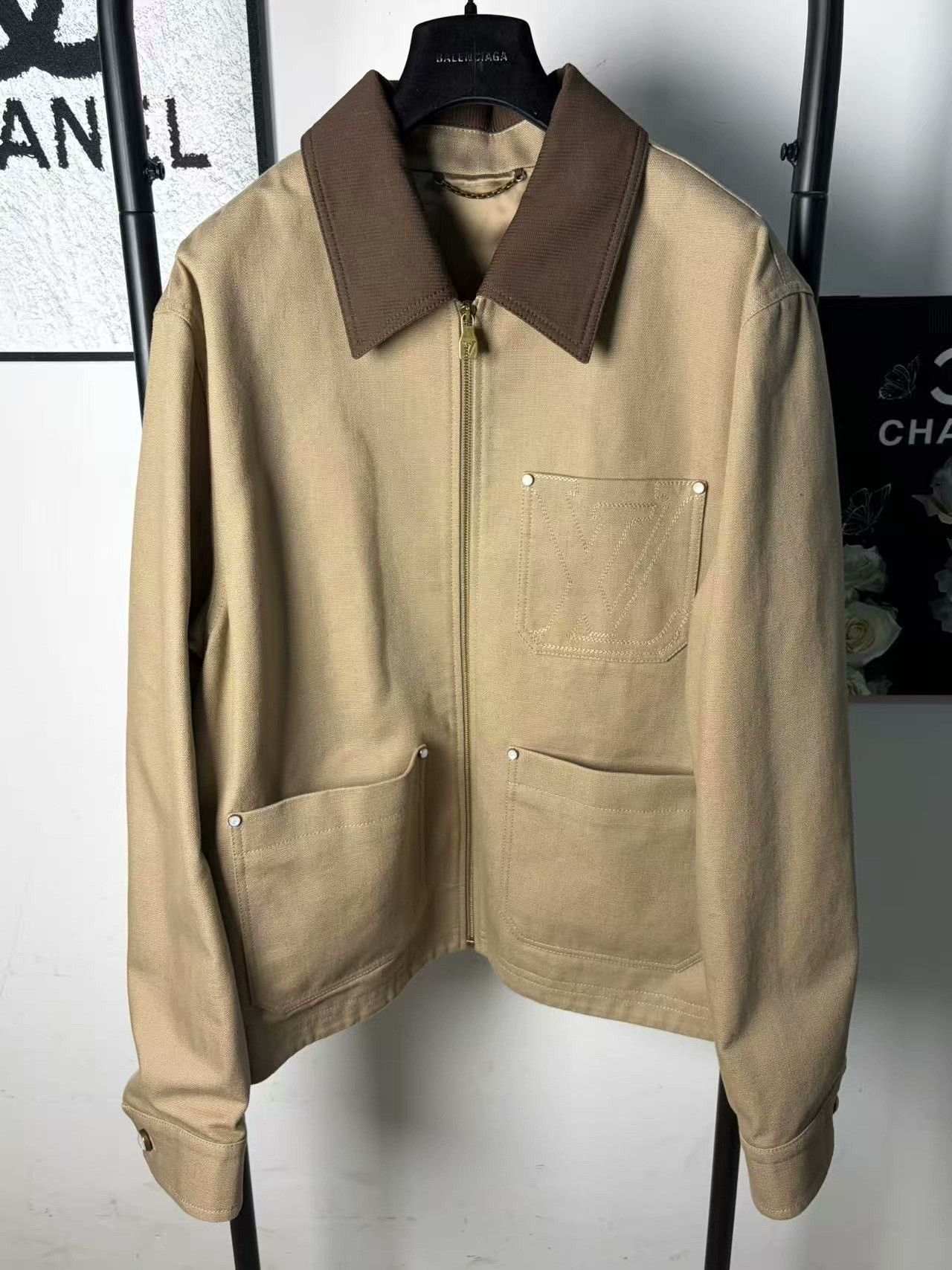 Louis Vuitton Louis Vuitton Retro White Light Jacket xl Men Size US XL / EU 56 / 4 - 1 Thumbnail