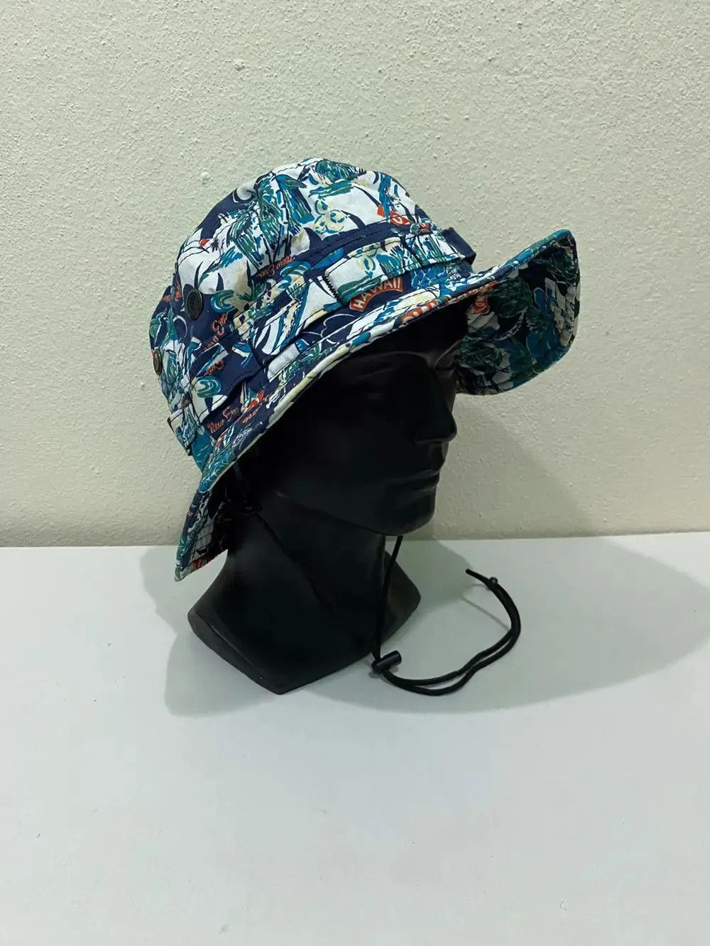 New Era × Vintage Hawaii New Era Overprint Bucket Hat Size ONE SIZE - 2 Thumbnail