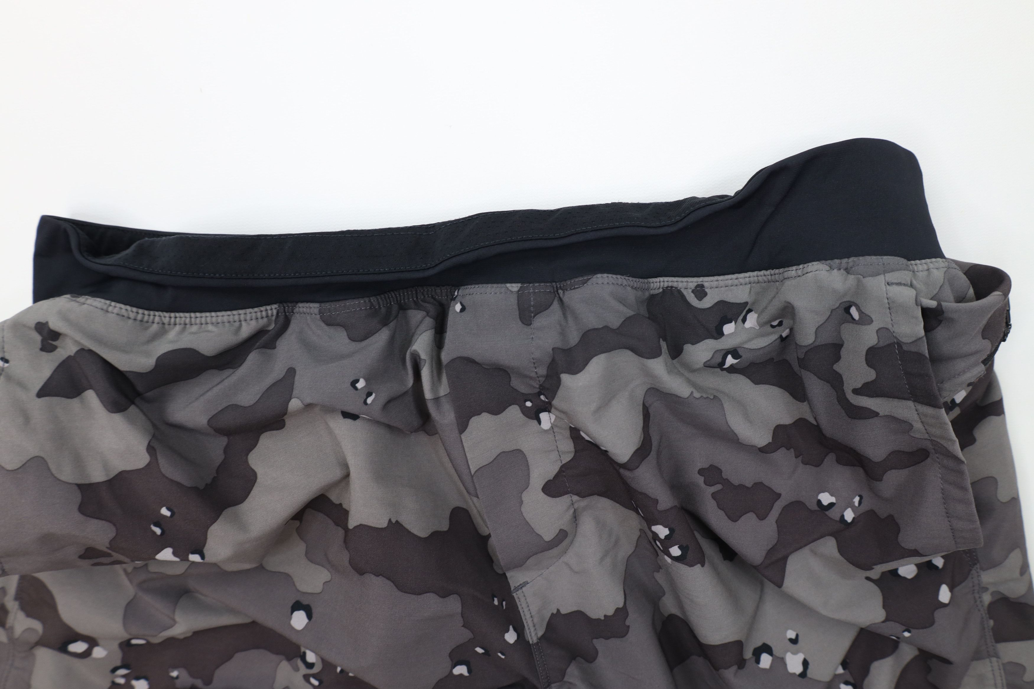 Fabletics Fabletics Stretch Lined Running Jogging Shorts Camouflage Size US 32 / EU 48 - 9 Thumbnail