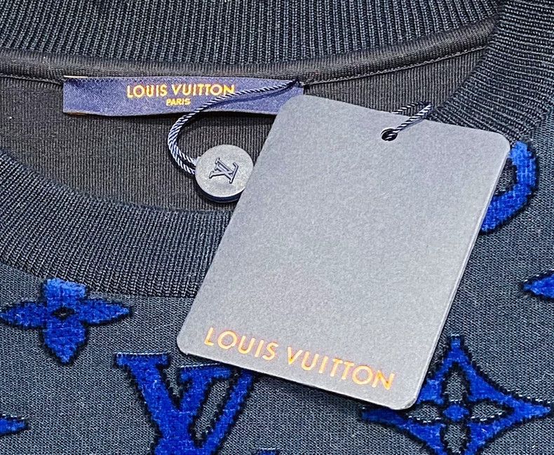 Louis Vuitton Louis Vuitton Full logo gradient sweatshirt 2503-Nextarrow Size US XL / EU 56 / 4 - 5 Thumbnail