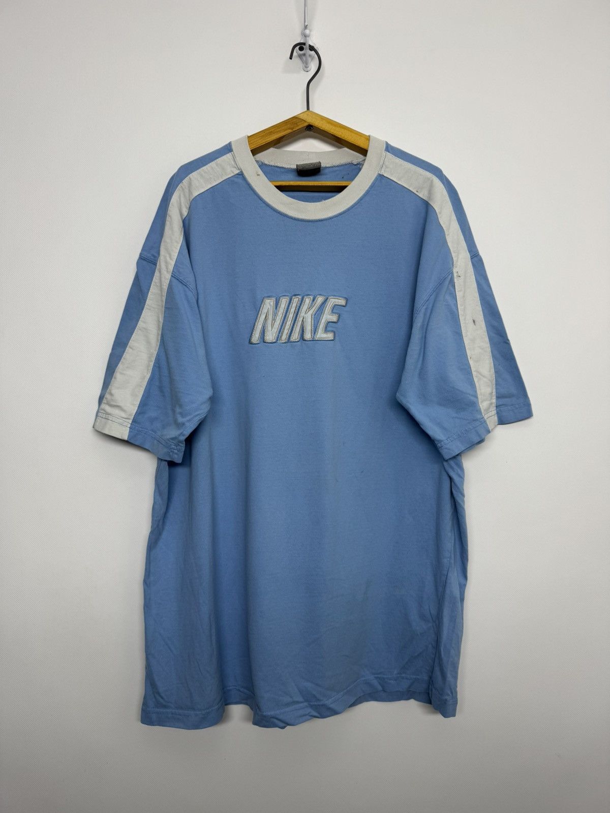 Nike Vintage Y2k Nike Big Logo Swoosh T-Shirt Size US XL / EU 56 / 4 - 1 Thumbnail