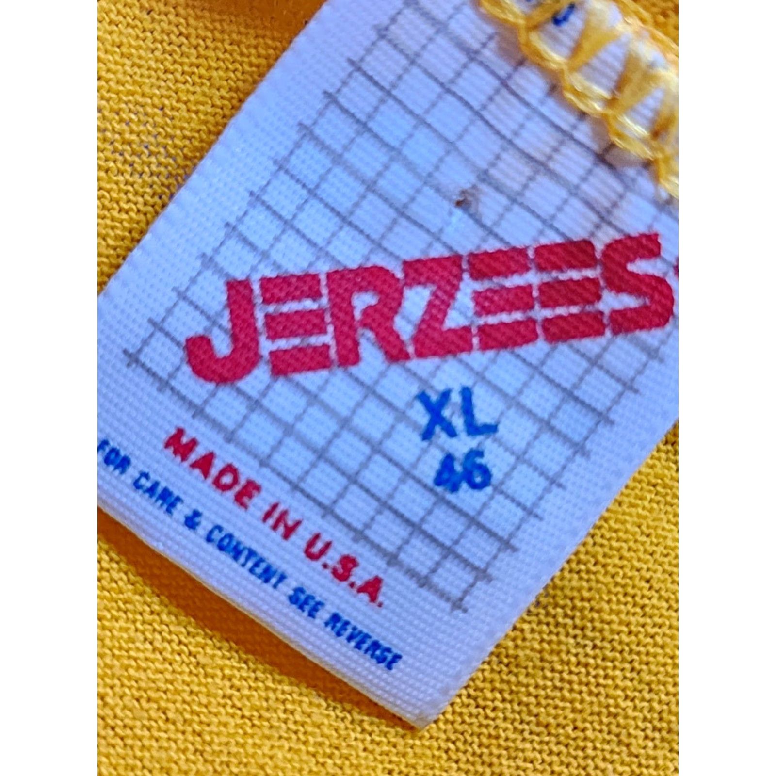 Jerzees VINTAGE JERZEES XL Yellow Thanksgiving Pilgrims Puff Paint T-Shirt 90s Mens Size US XL / EU 56 / 4 - 7 Thumbnail
