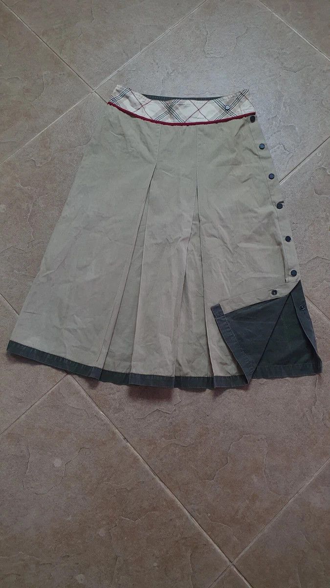 Burberry Vinage Rare girls women's skirts Burberry biege Midi Size 23" - 3 Thumbnail