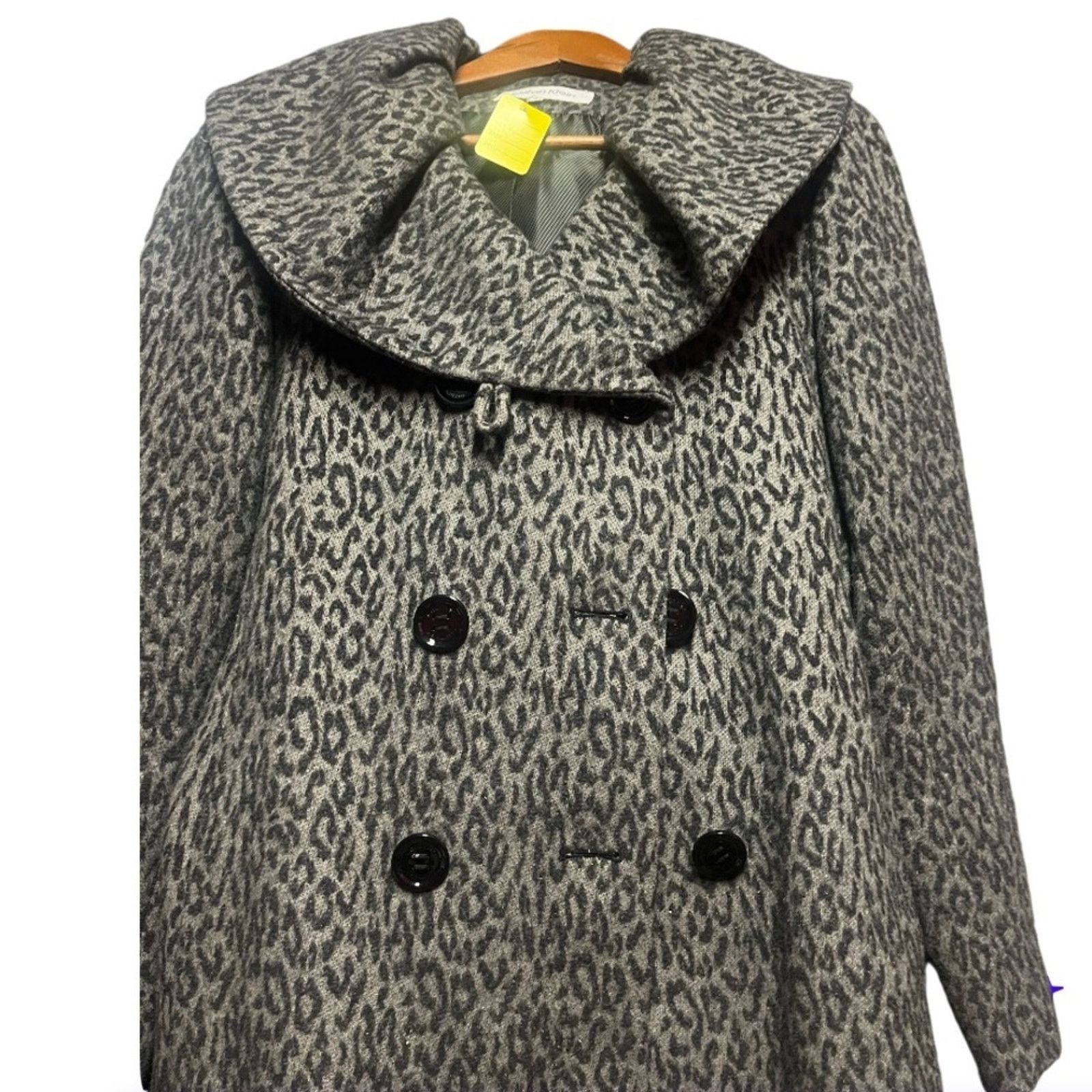 Calvin Klein Stylish Calvin Klein Gray Leopard Print Women's Coat, Medium Size M / US 6-8 / IT 42-44 - 2 Thumbnail