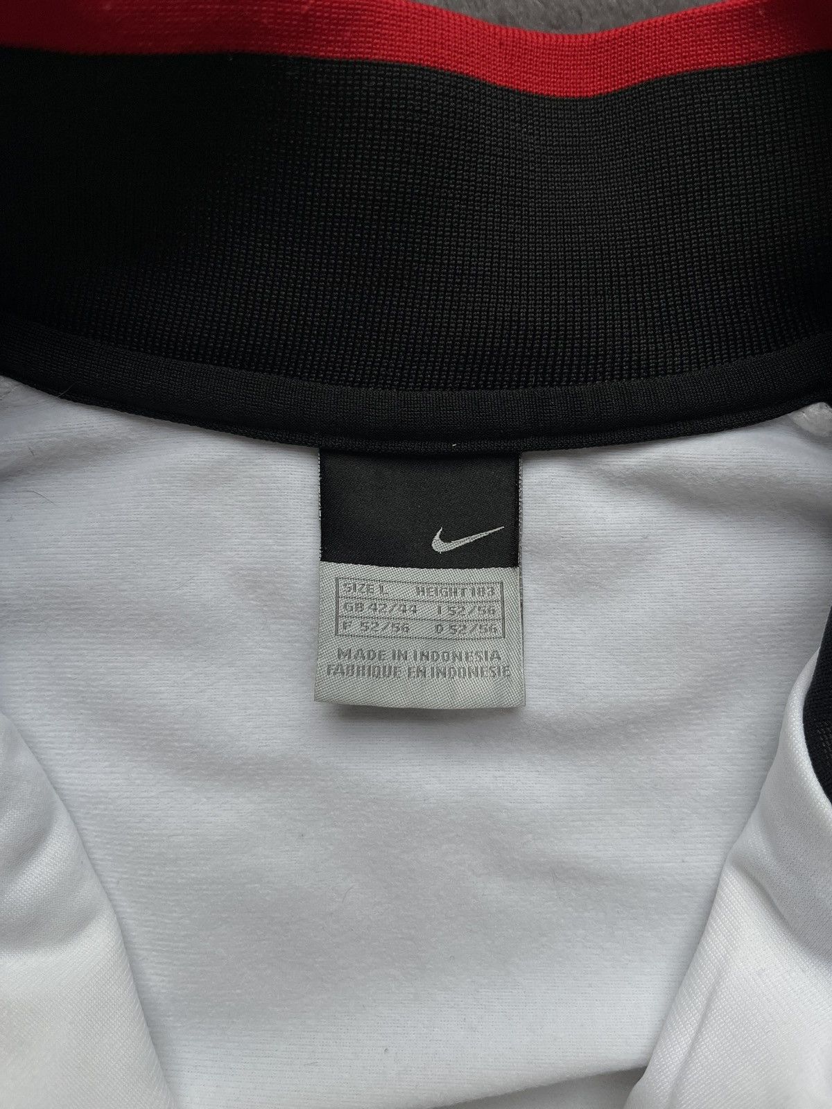 Nike 90s Nike Team Vintage Shield Logo Track Jacket Y2k Retro Size US L / EU 52-54 / 3 - 4 Thumbnail