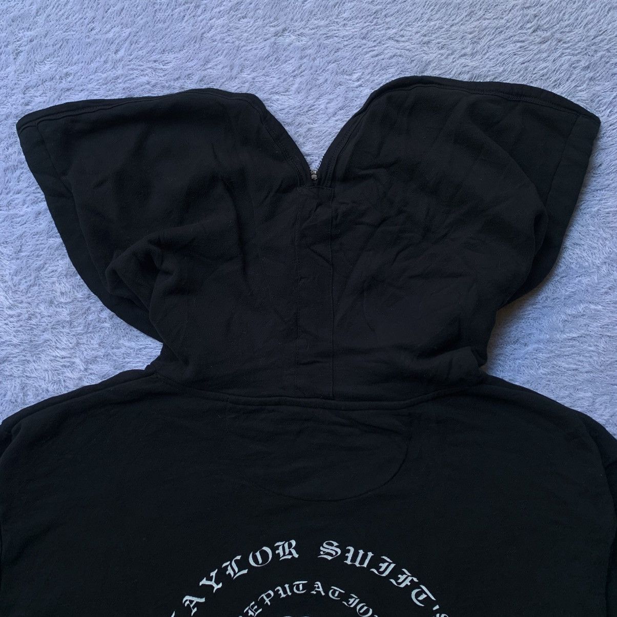 Band Tees Taylor Swift reputation stadium tour 2018 L Oversized Size US L / EU 52-54 / 3 - 6 Thumbnail