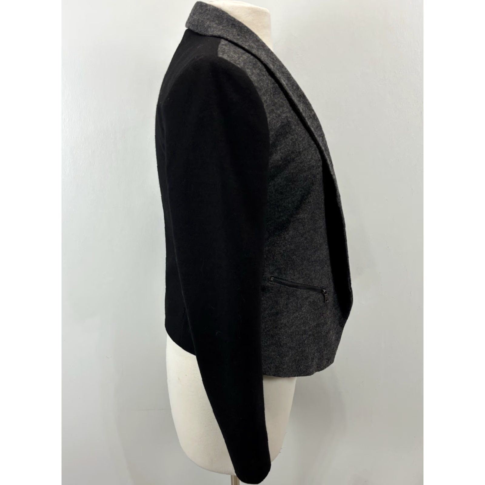 Ann Taylor Ann Taylor Blazer Women Size 2 Black Grey Wool Blend Open Front Colorblock Two-Tone Womens Size XS / US 0-2 / IT 36-38 - 4 Thumbnail