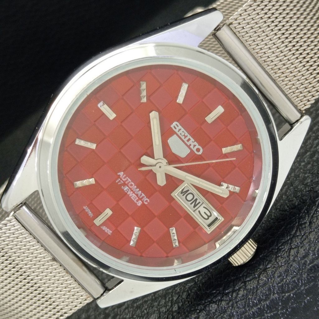 Seiko REFURBISHED VINTAGE SEIKO 5 AUTO JAPAN MENS WATCH a440236 Size 38 - 1 Thumbnail