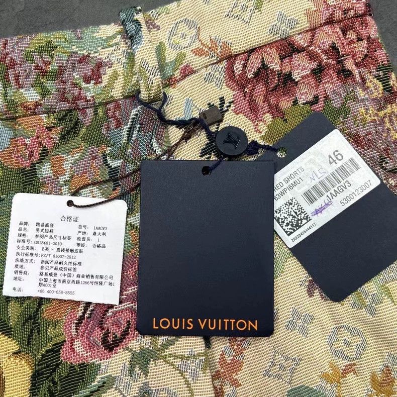 Louis Vuitton Louis Vuitton size US 46 Floral logo printed casual shorts Size US 30 / EU 46 - 4 Thumbnail