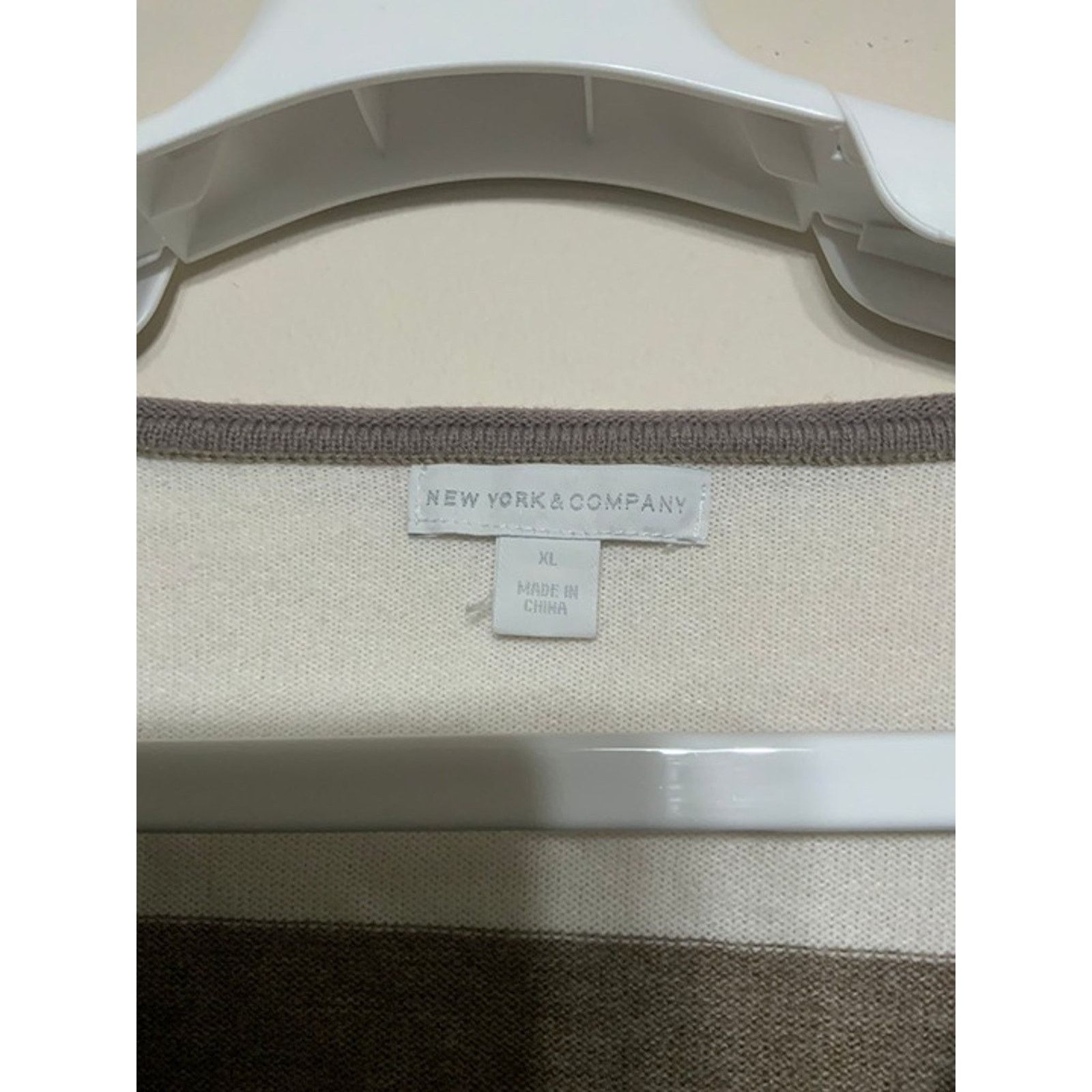 Other NY&Co Beige Brown Colorblock V-neck Sweater Long Sleeves Size XL / US 12-14 / IT 48-50 - 3 Thumbnail