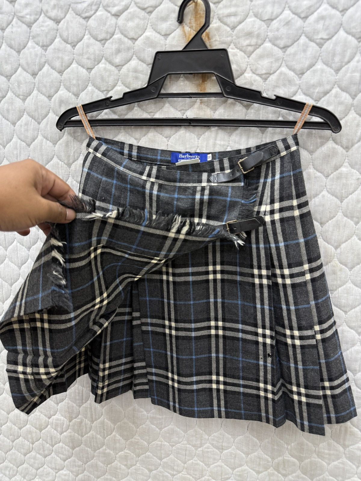 Burberry 🔥🔥🔥STEALS ARCHIVE BURBERRY PLEATED WRAP SKIRTS Size 26" / US 2 / IT 38 - 7 Thumbnail