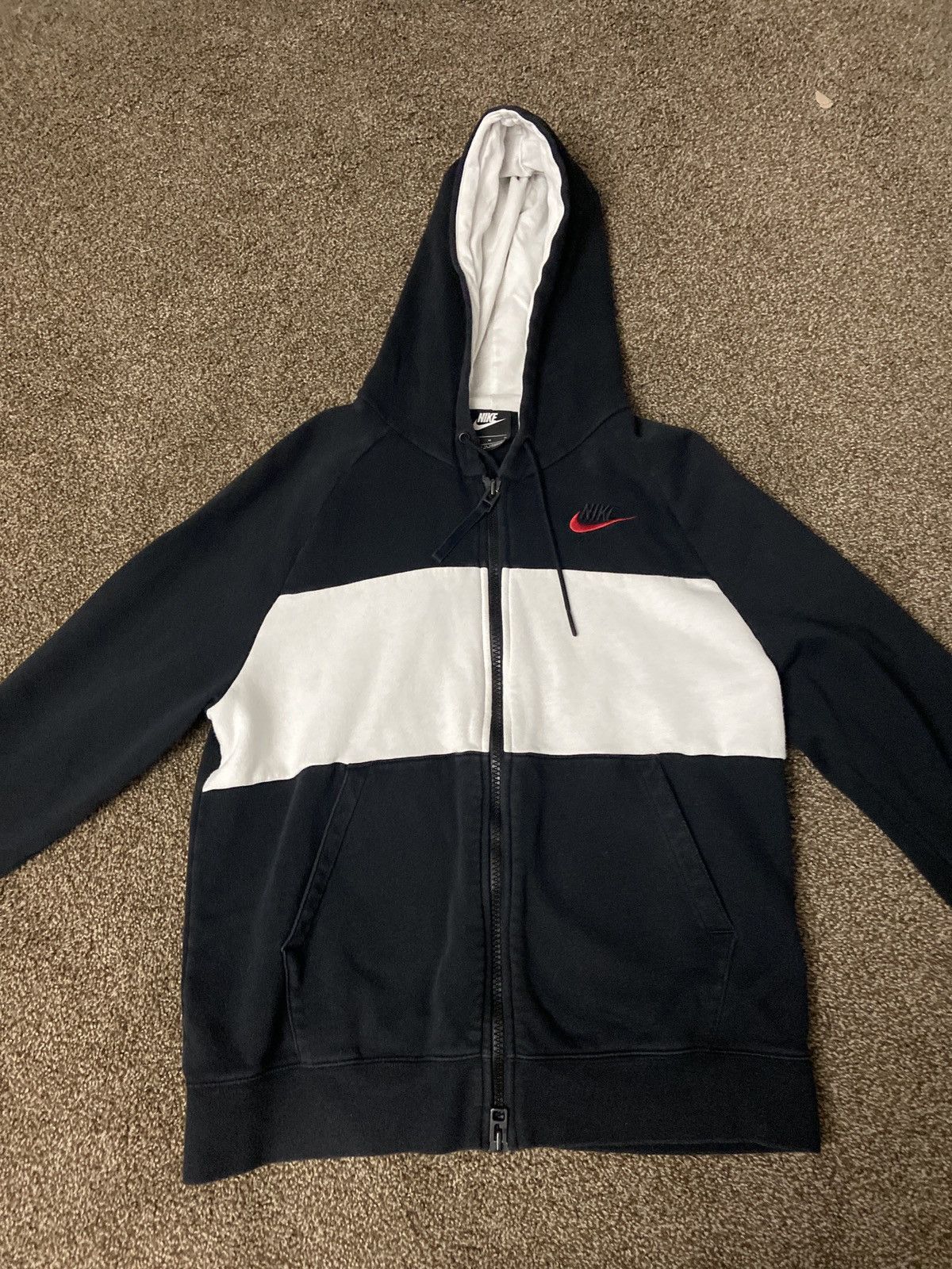 Nike Nike hoodie black white and red size m rare hoodie Size US M / EU 48-50 / 2 - 1 Thumbnail