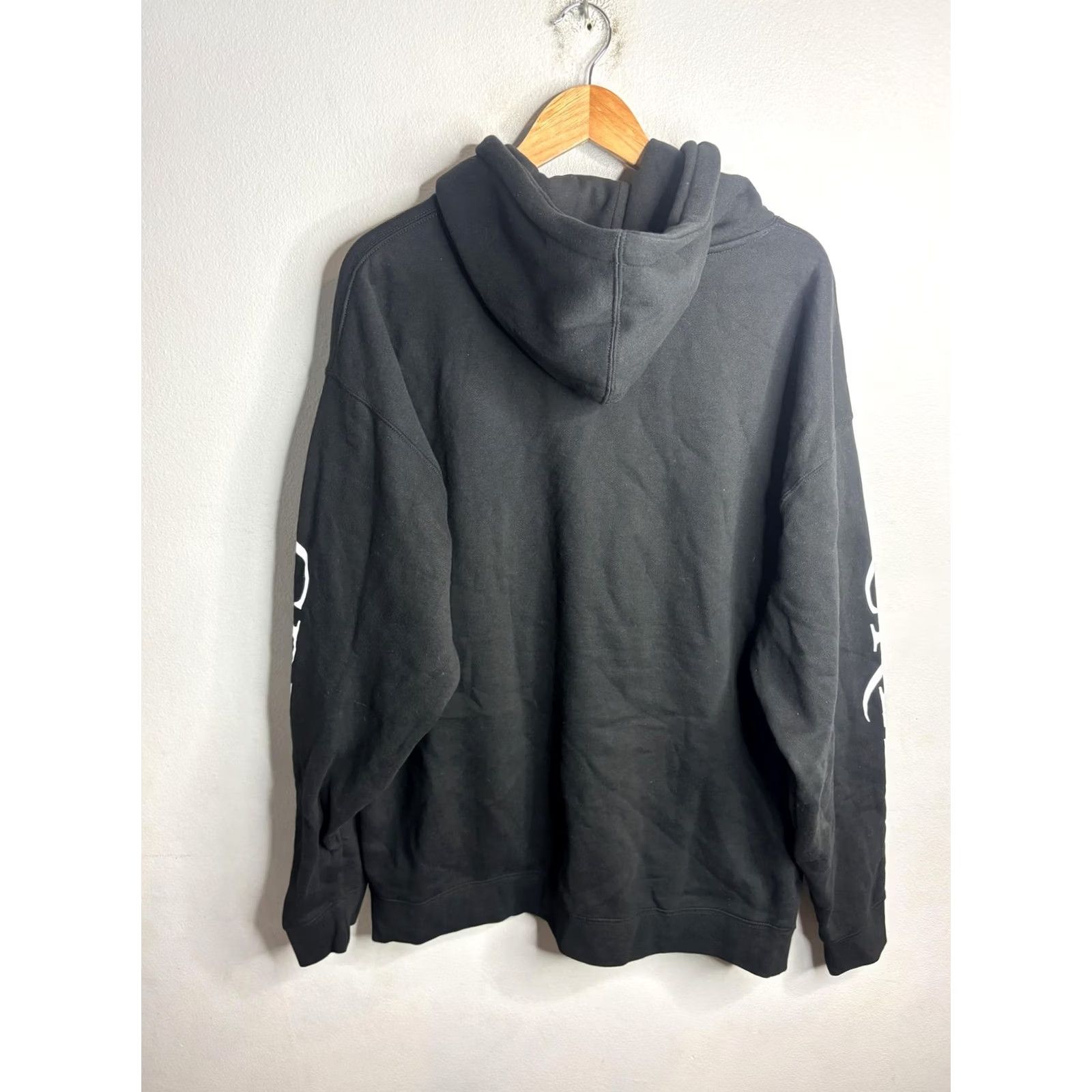 Vintage VINTAGE Creed Creedmas 2025 Hoodie Mens XL Black Band Graphic Pullover Fleece Sweatshirt Size US XL / EU 56 / 4 - 4 Thumbnail