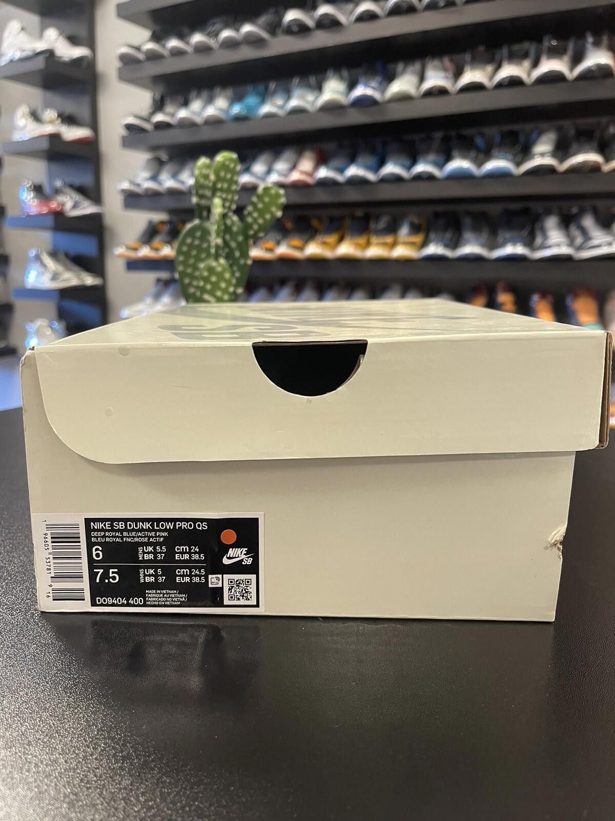 Nike Size 6 - Nike Dunk Low SB x Run The Jewels 4/20 DO9404-400 Size US 6 / EU 39 - 10 Thumbnail