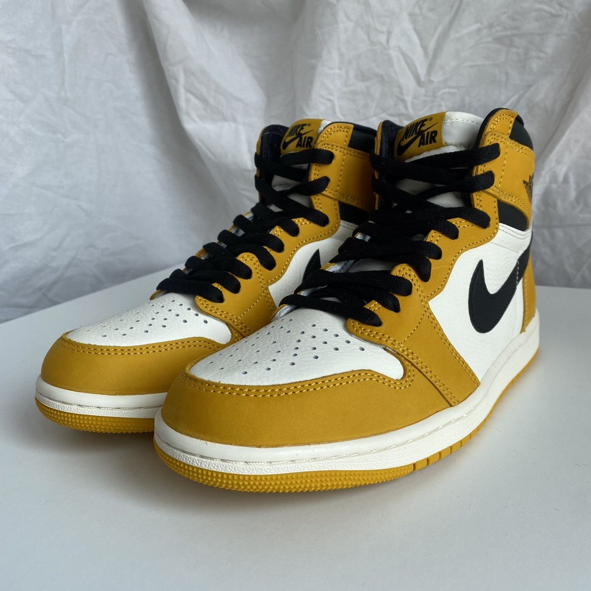 Nike Nike Air Jordan 1 Yellow Orche Size US 8 / EU 41 - 8 Thumbnail