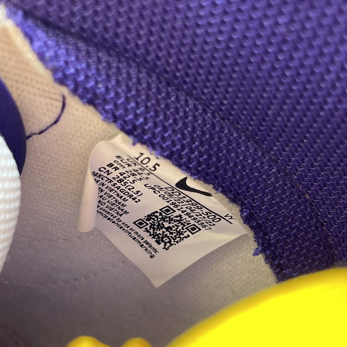 Nike Dunk high lakers Size US 10.5 / EU 43-44 - 8 Thumbnail