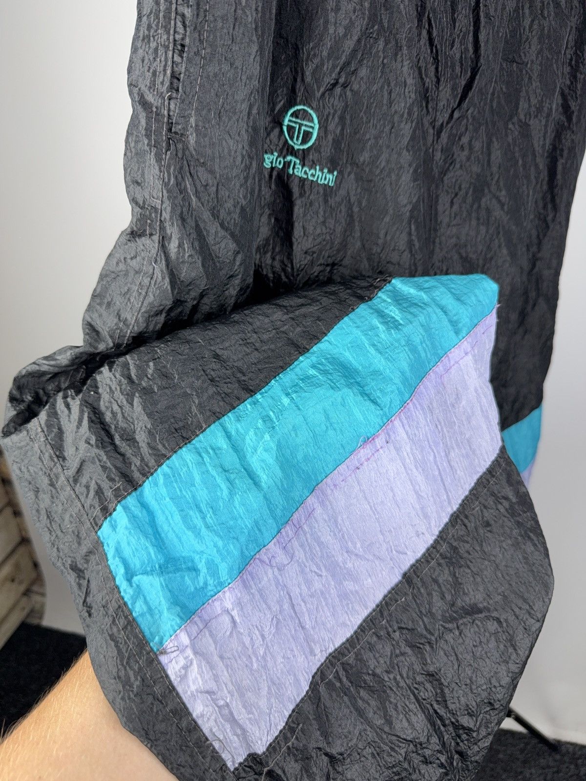 Sergio Tacchini Vintage Sergio Tacchini Crinkle Nylon Track Pants Y2K L Size US 36 / EU 52 - 5 Thumbnail