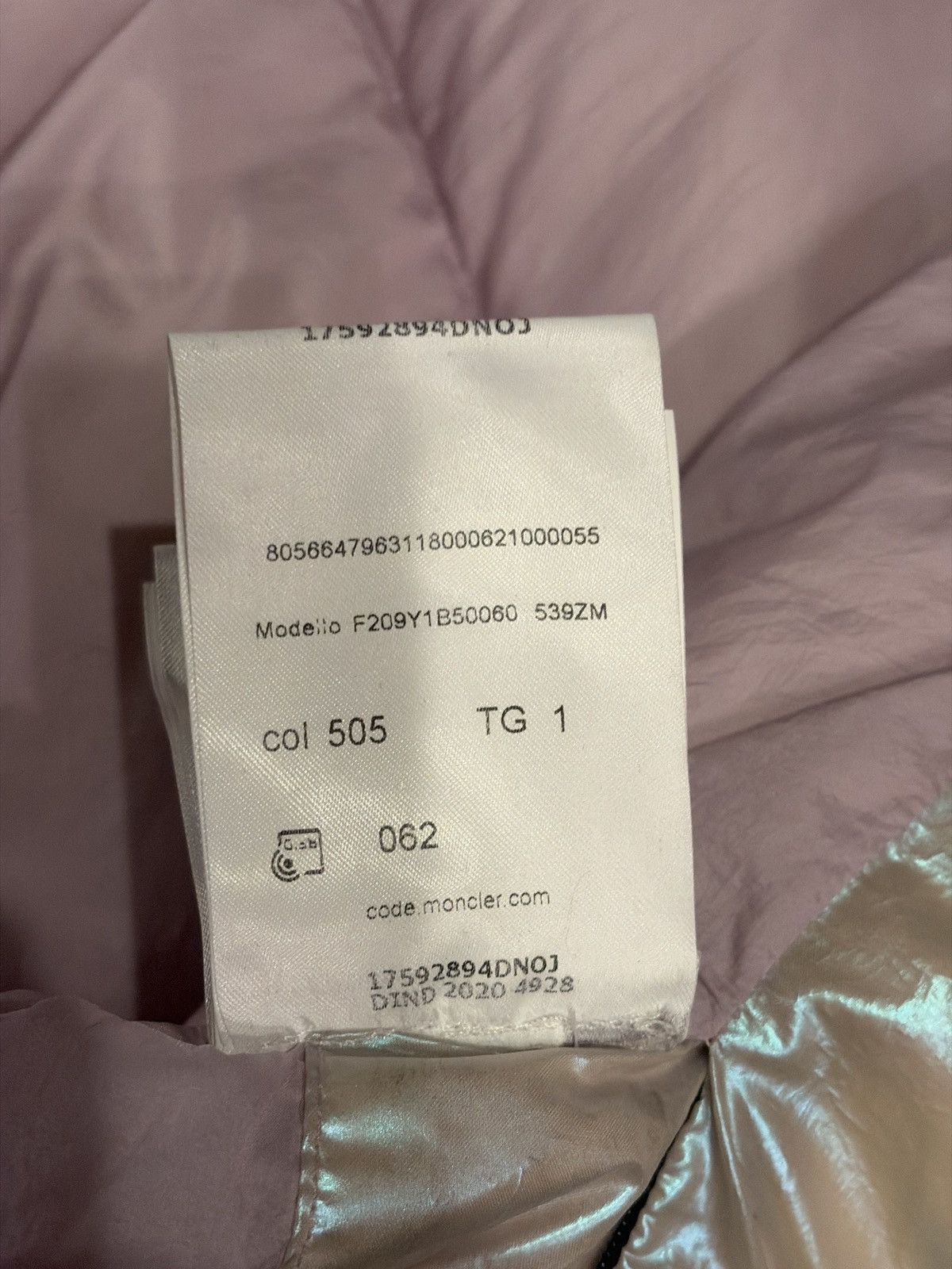 1017 ALYX 9SM × Moncler Rare 1017 alyx 9sm rainbow glossy down jacket Size ONE SIZE - 13 Thumbnail