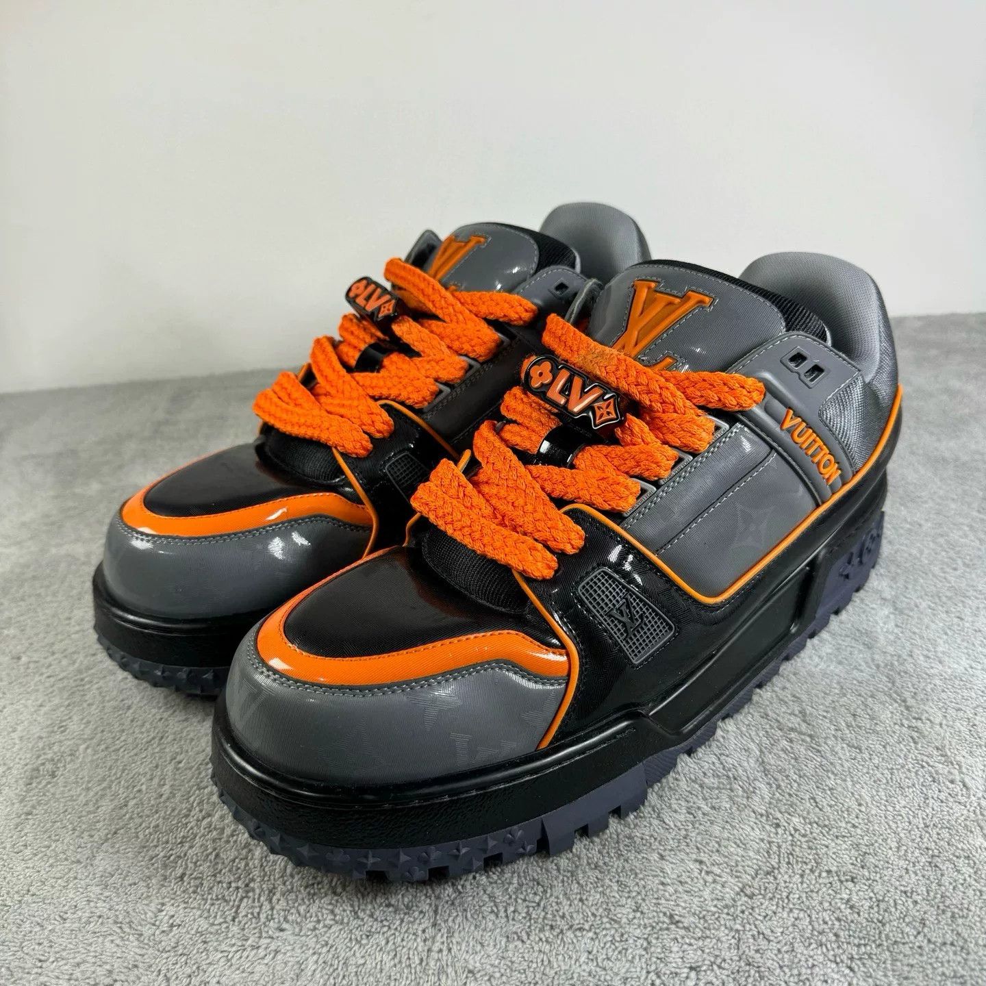 Louis Vuitton Louis Vuitton Training Gray Lowtop Sneakers 44 Men Size US 10.5 / EU 43-44 - 1 Thumbnail