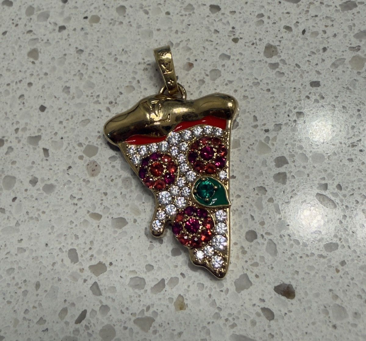 Louis Vuitton Louis Vuitton Pizza Medium Charm Size ONE SIZE - 2 Thumbnail