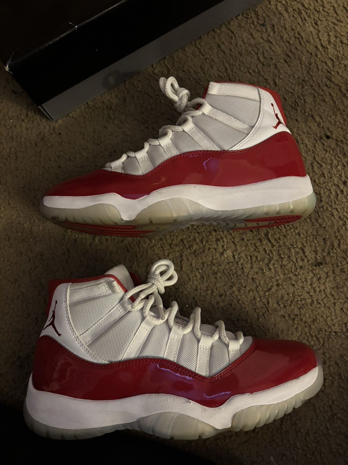 Jordan Brand Jordan 11 “Cherry 2022” Size US 10.5 / EU 43-44 - 2 Thumbnail