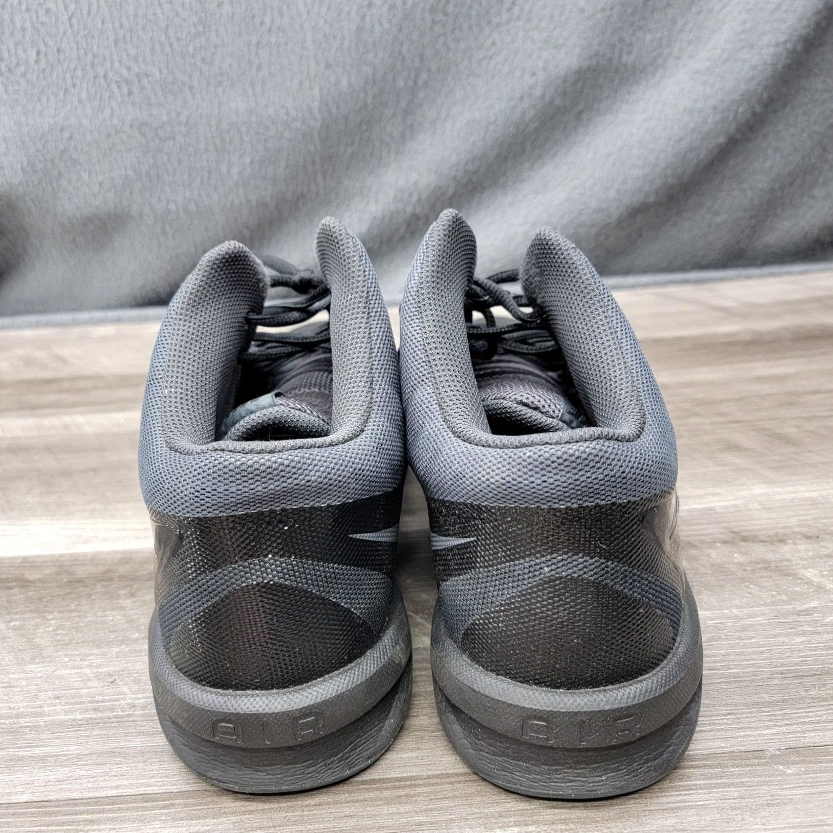 Nike Nike Basketball Shoes Mens Size 13 Black Mid Top Cushioned Sneakers 749168-003 Size US L / EU 52-54 / 3 - 4 Thumbnail
