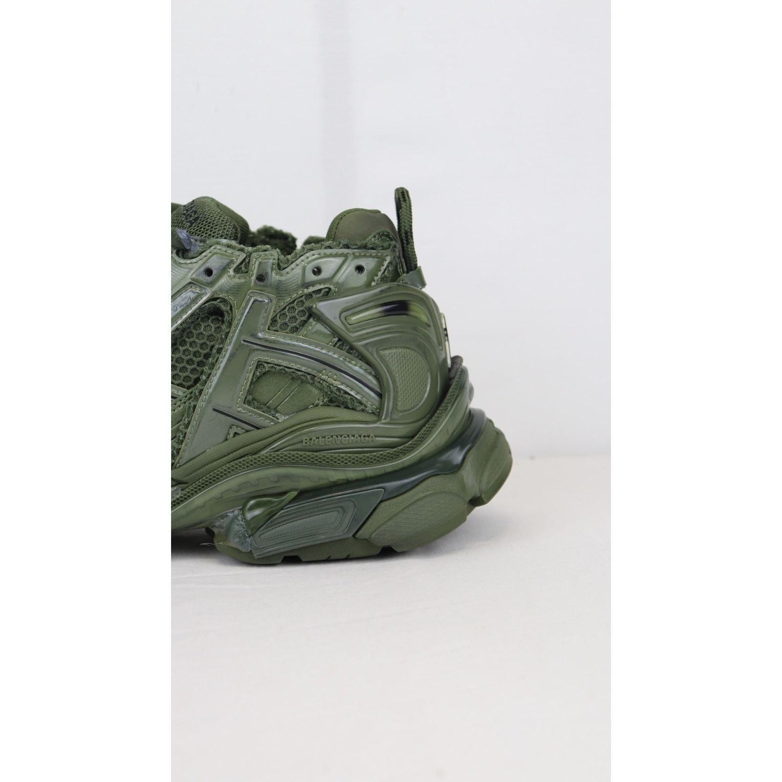 Balenciaga o1rshd1 Q:2 / Mesh Rubber Runner Sneakers in Kaki Size US 9 / EU 42 - 8 Thumbnail