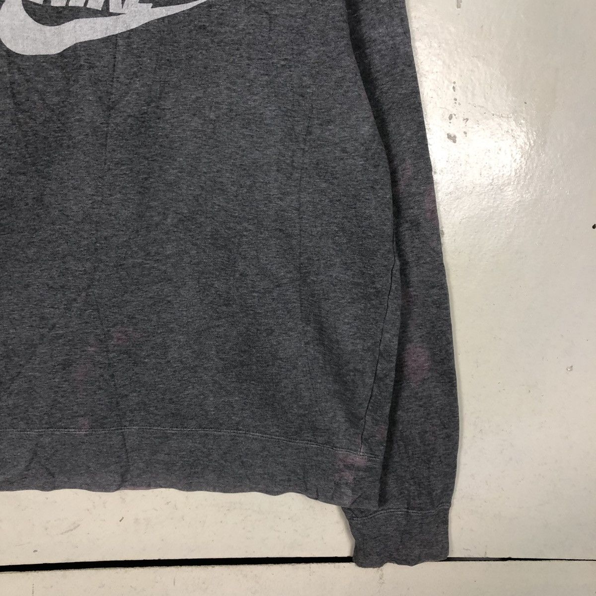 Nike 📌Vintage Sweatshirt Nike Big Logo Sun Faded Size US XL / EU 56 / 4 - 7 Thumbnail