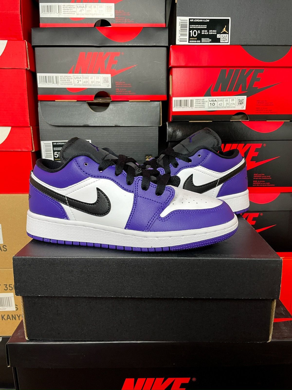 Jordan Brand Jordan 1 Low 'Court Purple' Size US 5.5 / IT 35.5 - 2 Thumbnail