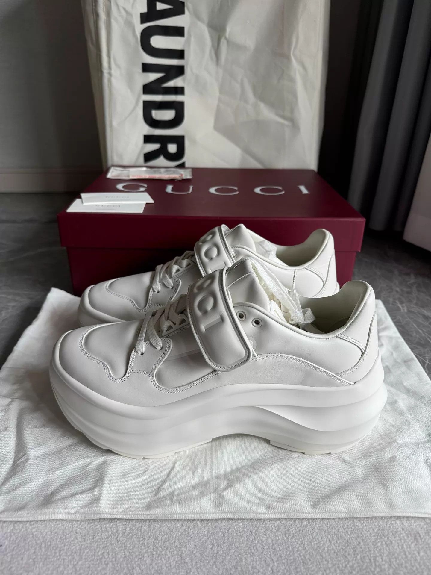 Gucci Gucci White Platform Velcro Dad Shoe 39 Size US 8.5 / IT 38.5 - 1 Thumbnail