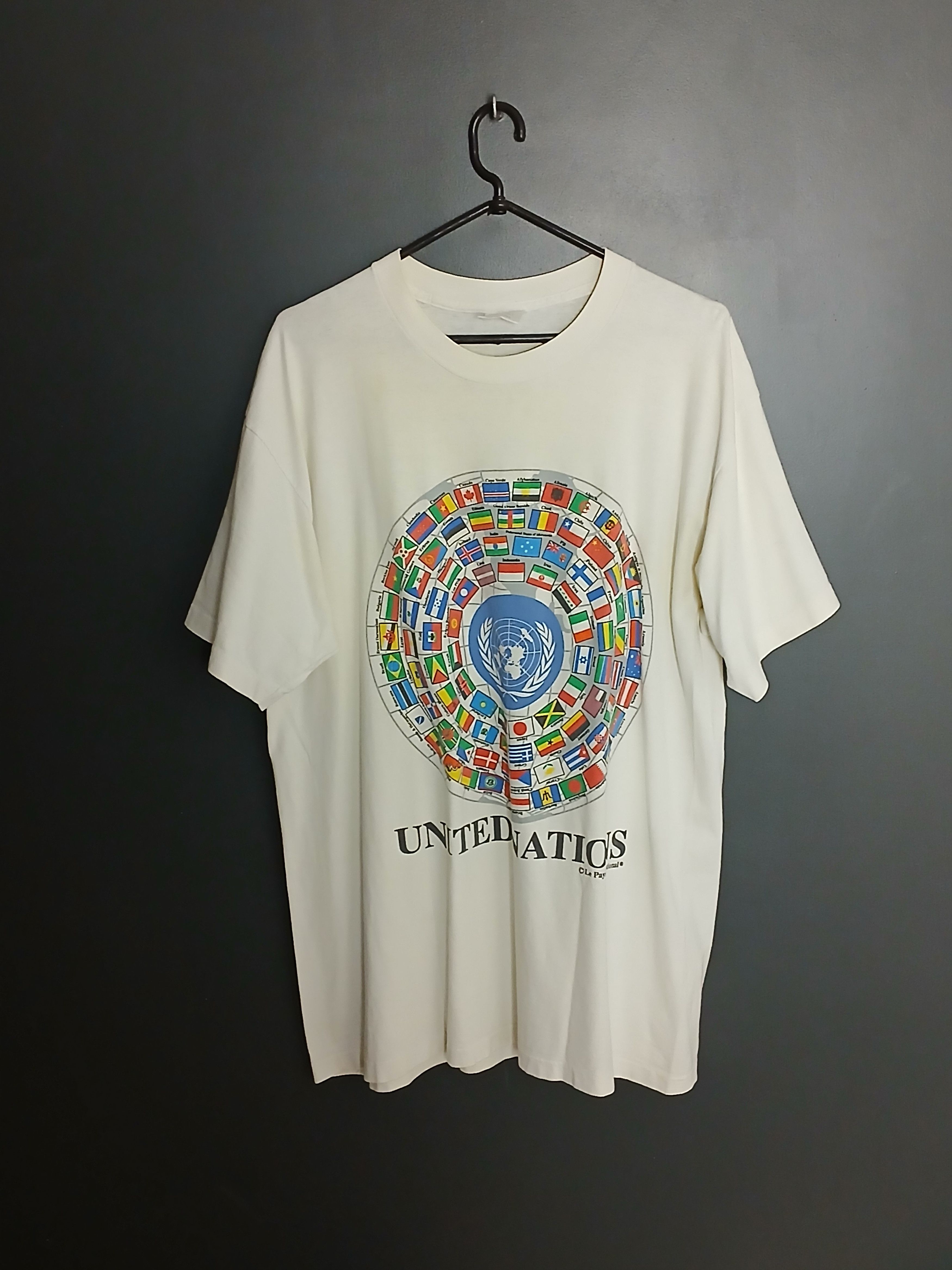 Vintage Vintage United Nations Single Stitch T-Shirt Size US XL / EU 56 / 4 - 1 Thumbnail